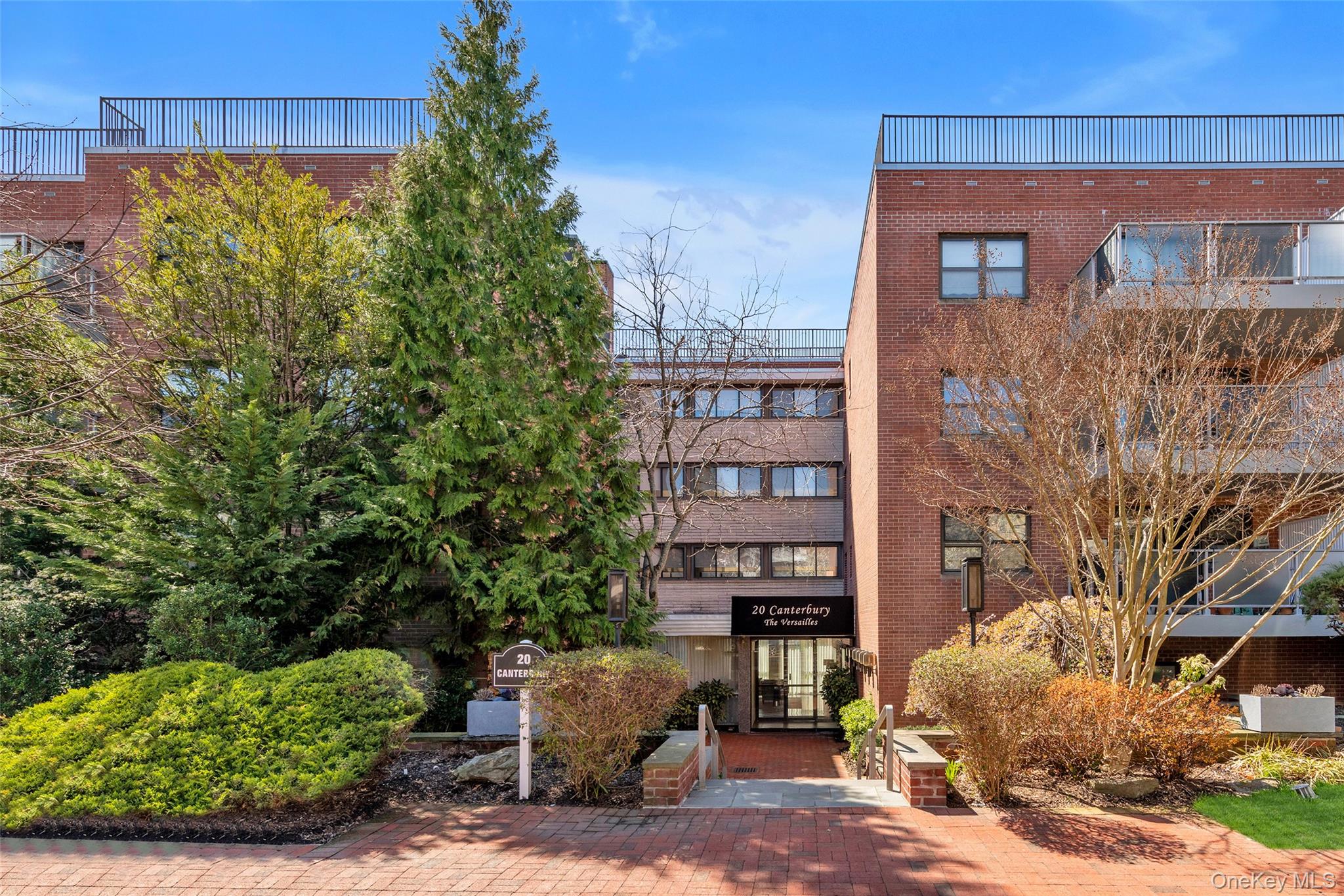 #1 photo, 20 Canterbury Road, Great Neck , NY 11021