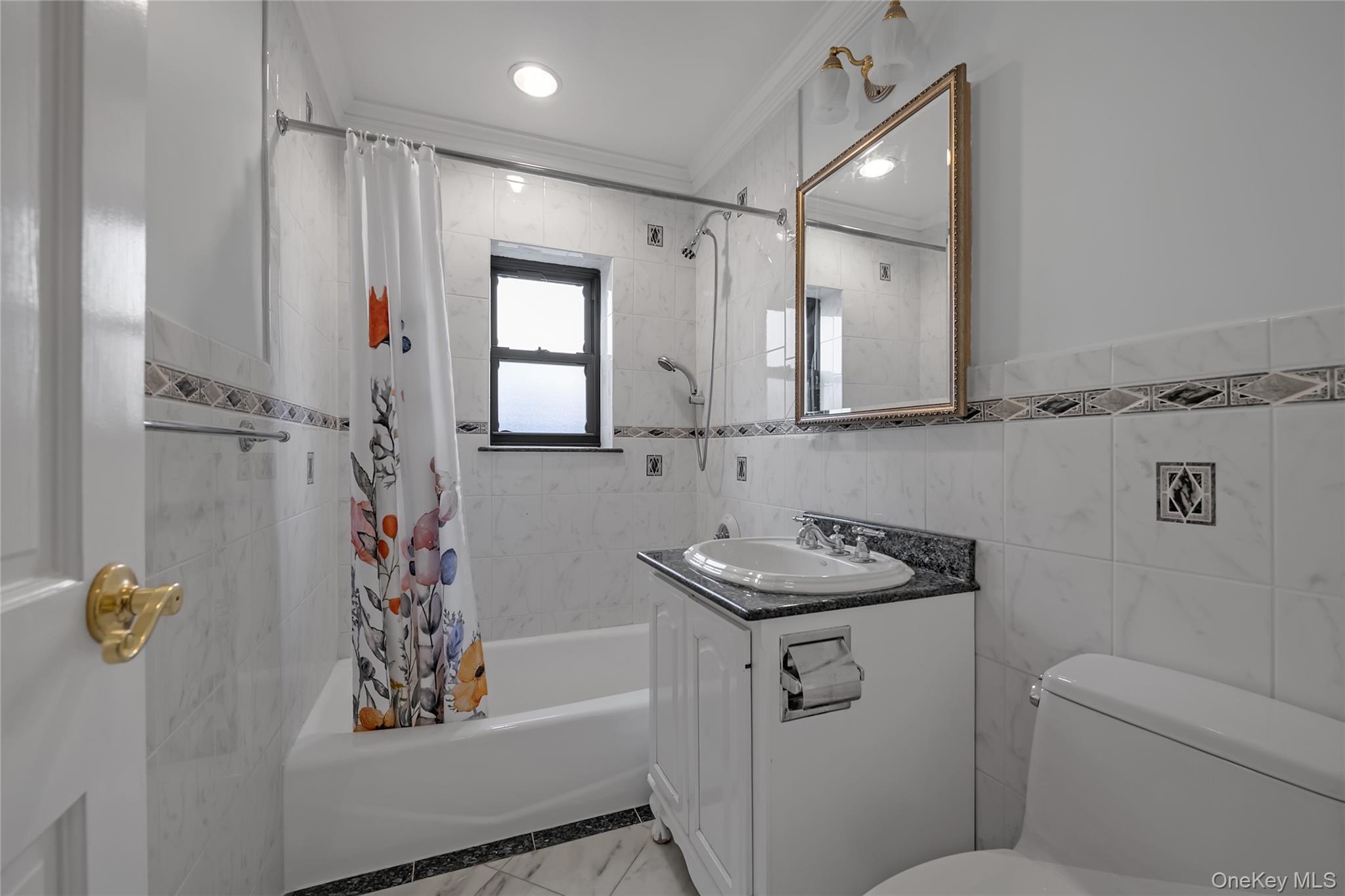 #14 photo, 20 Canterbury Road, Great Neck , NY 11021