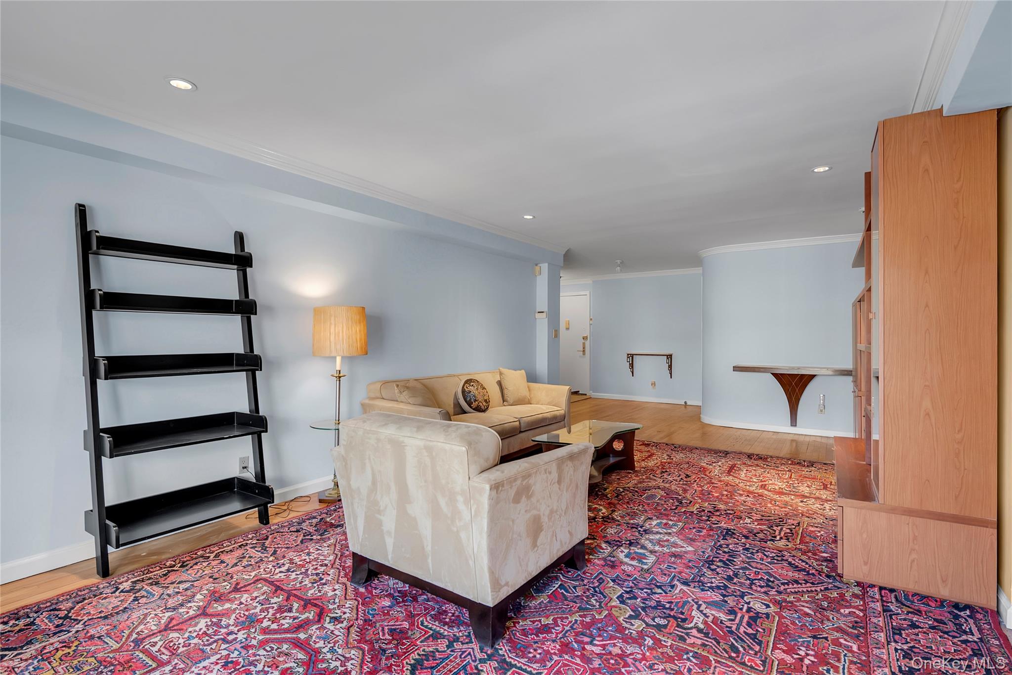 #2 photo, 20 Canterbury Road, Great Neck , NY 11021