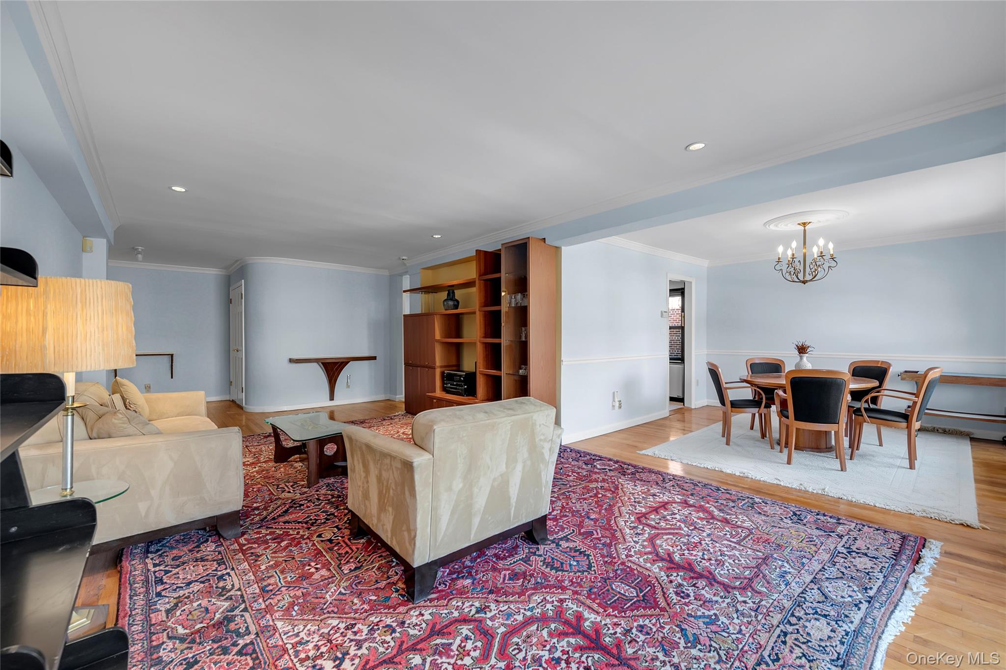 #5 photo, 20 Canterbury Road, Great Neck , NY 11021