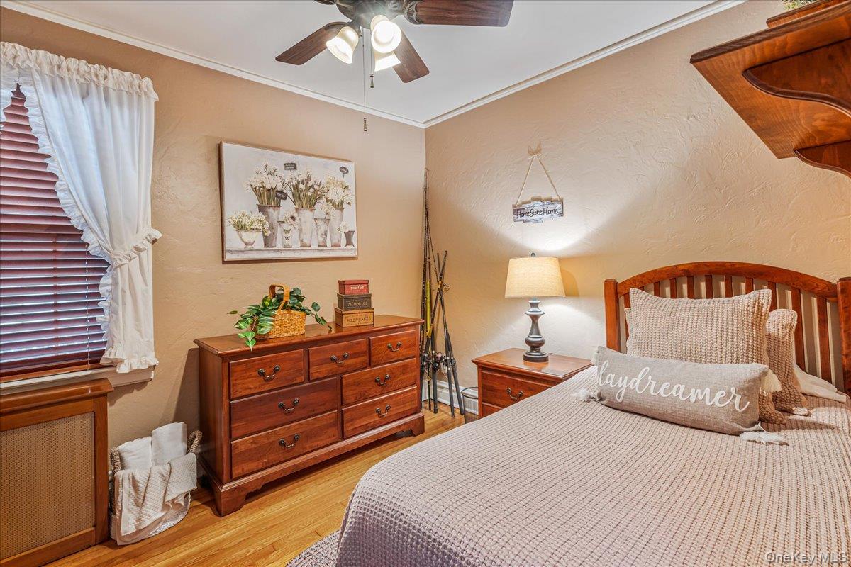 #18 photo, 2724 166th Street, Flushing , NY 11358