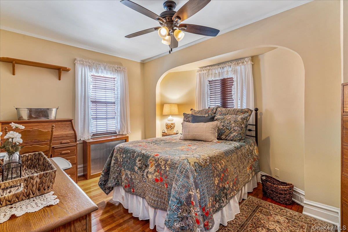 #19 photo, 2724 166th Street, Flushing , NY 11358