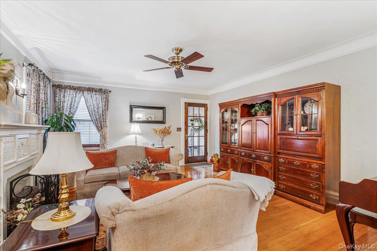 #5 photo, 2724 166th Street, Flushing , NY 11358