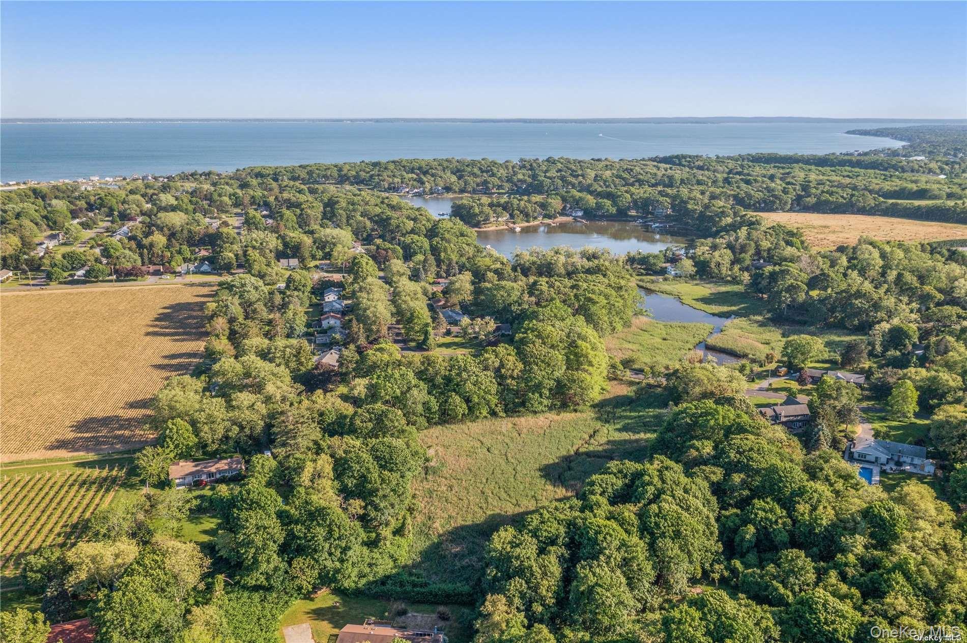 #1 photo, 955 Blossom Bend, Mattituck , NY 11952