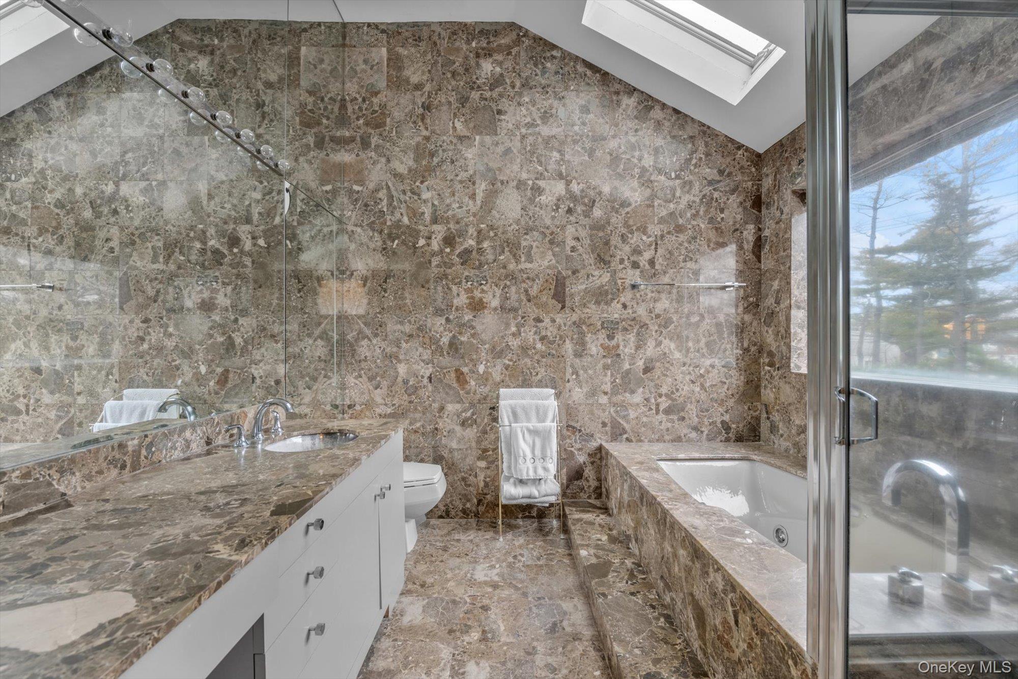 #17 photo, 1357 Boxwood Drive, নাসাউ কাউন্টি Hewlett Harbor , NY 11557