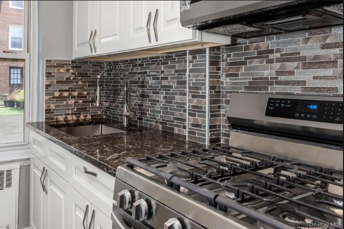 #6 photo, 3965 51st Street, कुईंस Woodside , NY 11377