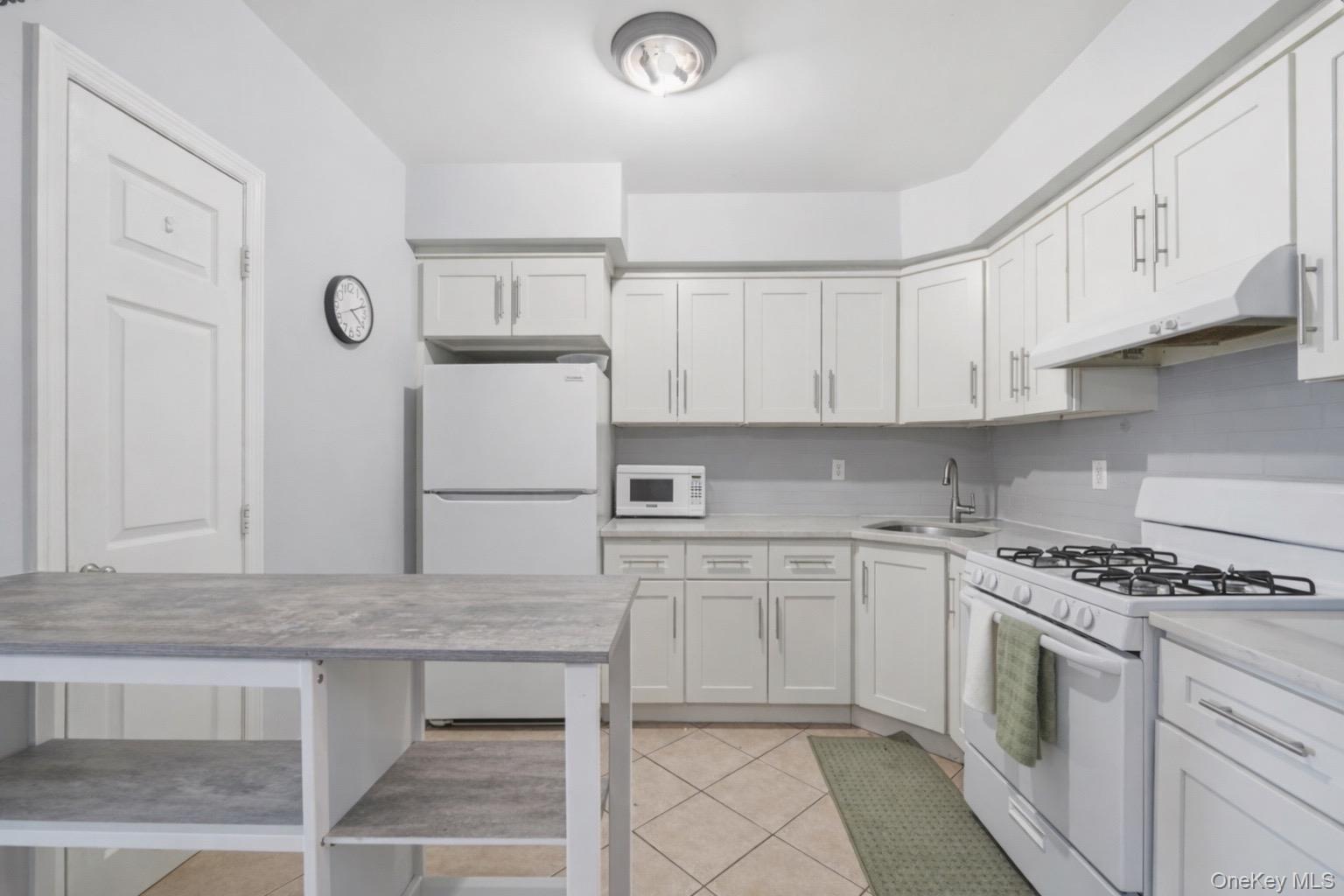 #11 photo, 6027 78th Avenue, كوينز Glendale , NY 11385