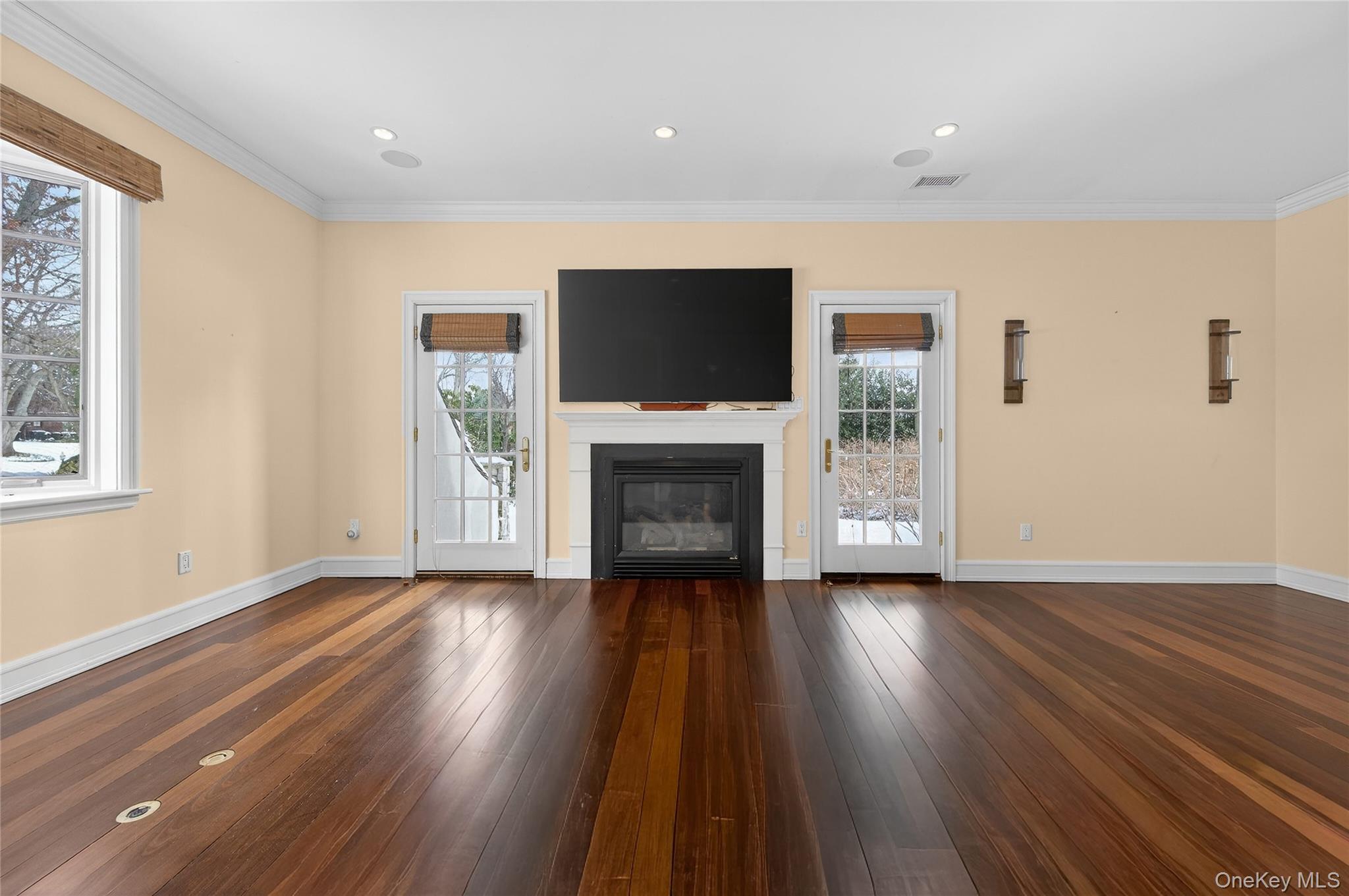 #16 photo, 220 Elderfields Road, 长岛 Manhasset , NY 11030