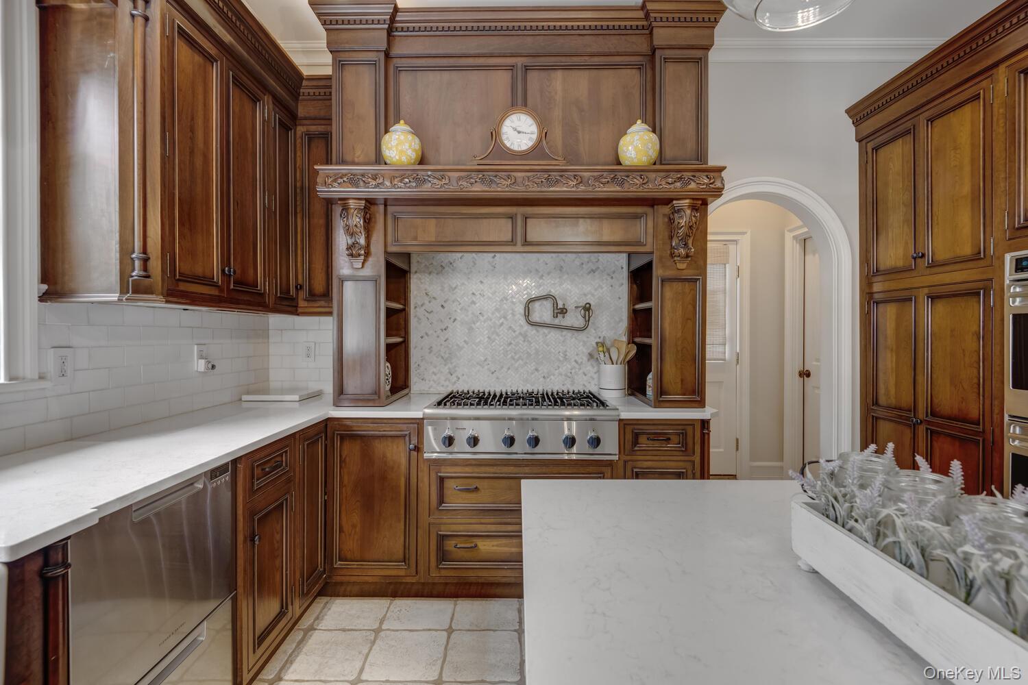 #19 photo, 220 Elderfields Road, 长岛 Manhasset , NY 11030