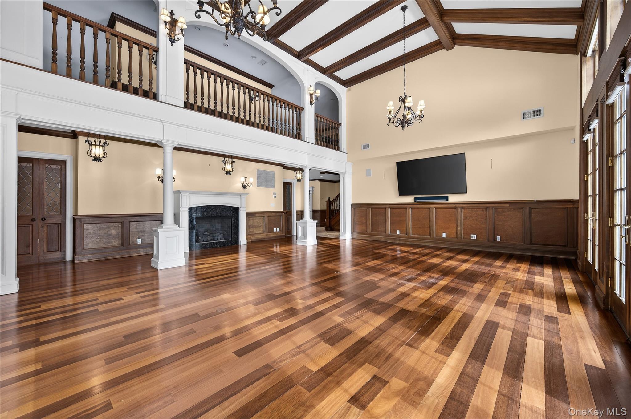 #9 photo, 220 Elderfields Road, 长岛 Manhasset , NY 11030