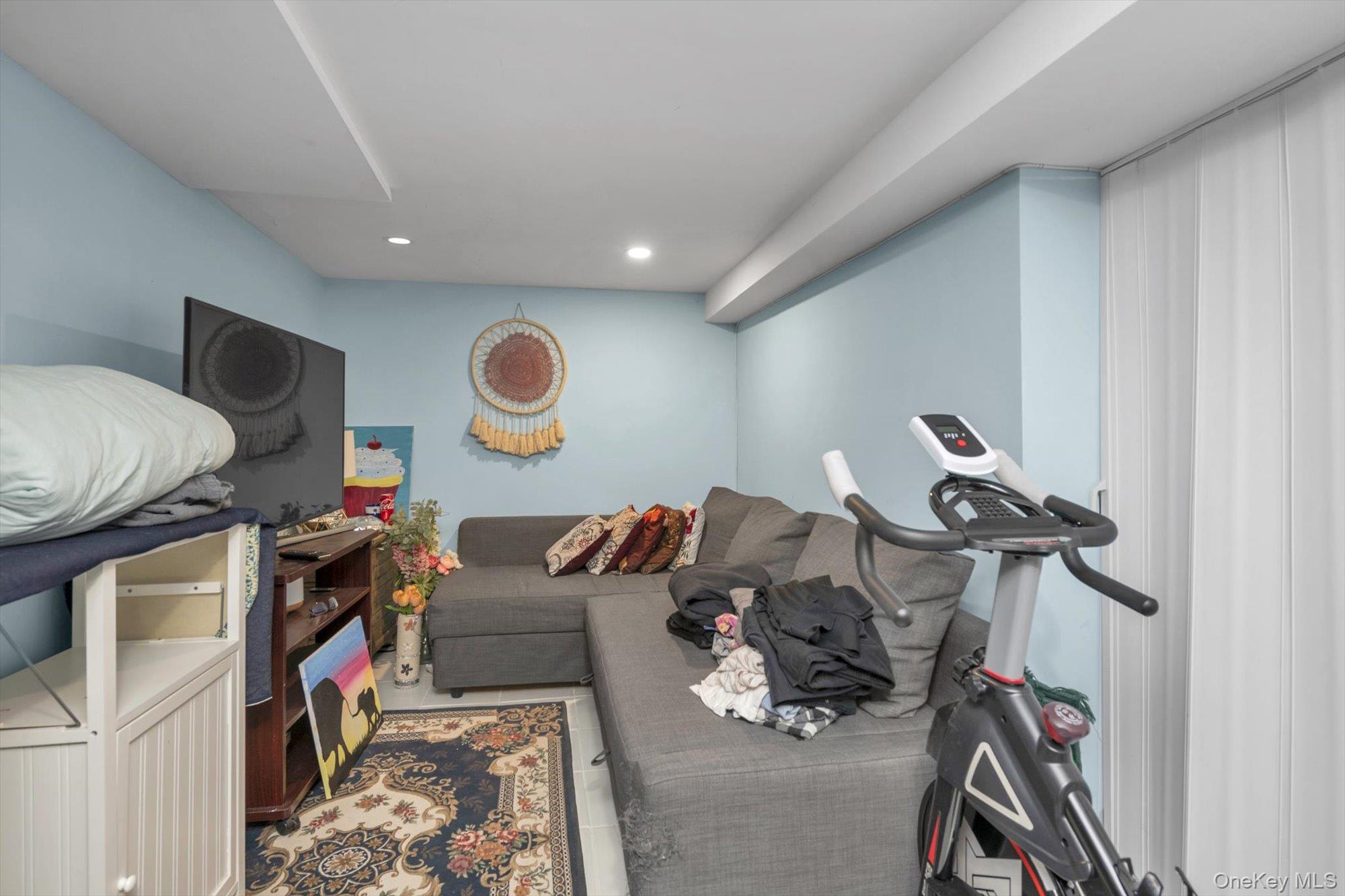 #19 photo, 70 Hinsdale Avenue, নাসাউ কাউন্টি Floral Park , NY 11001