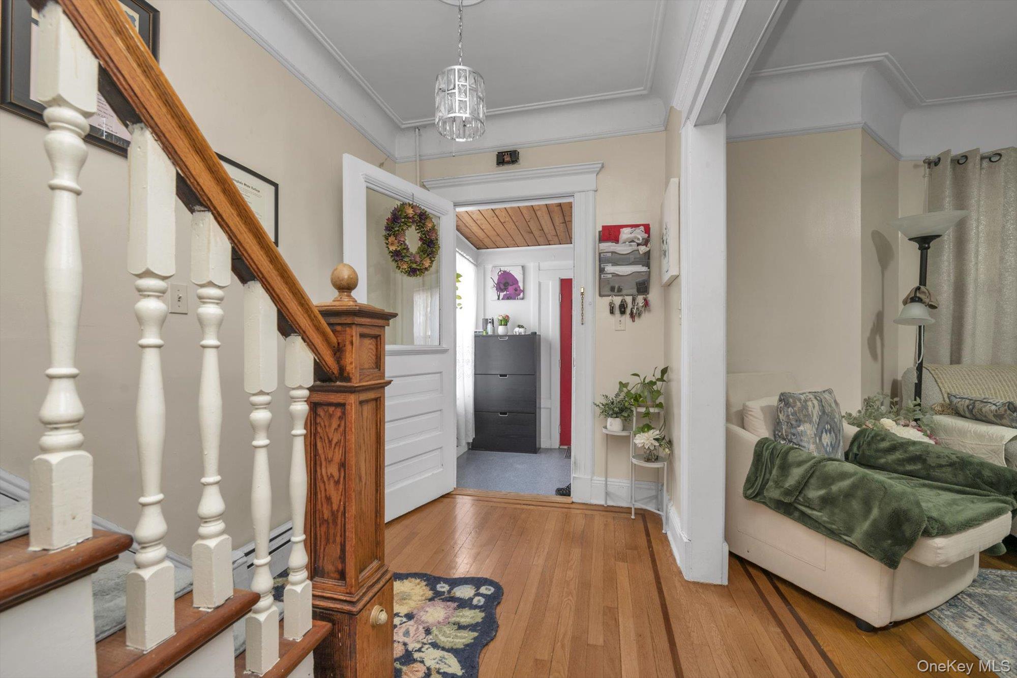 #4 photo, 70 Hinsdale Avenue, নাসাউ কাউন্টি Floral Park , NY 11001