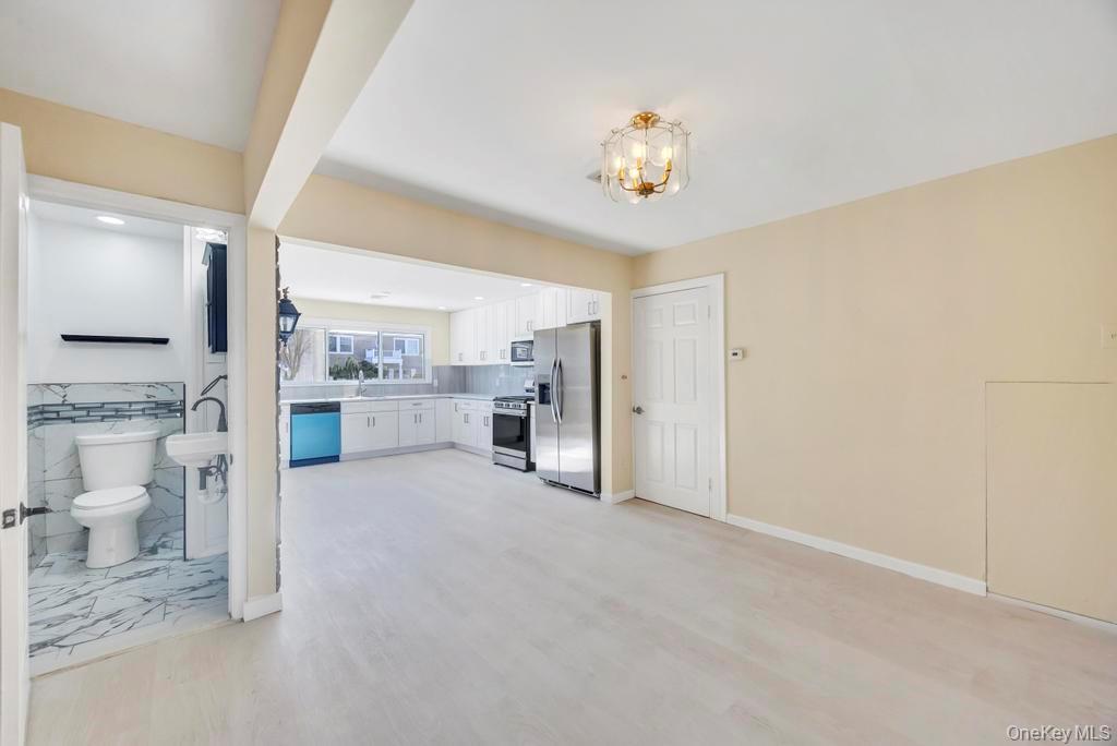 #7 photo, 21 Clay Lane, নাসাউ কাউন্টি Levittown , NY 11756