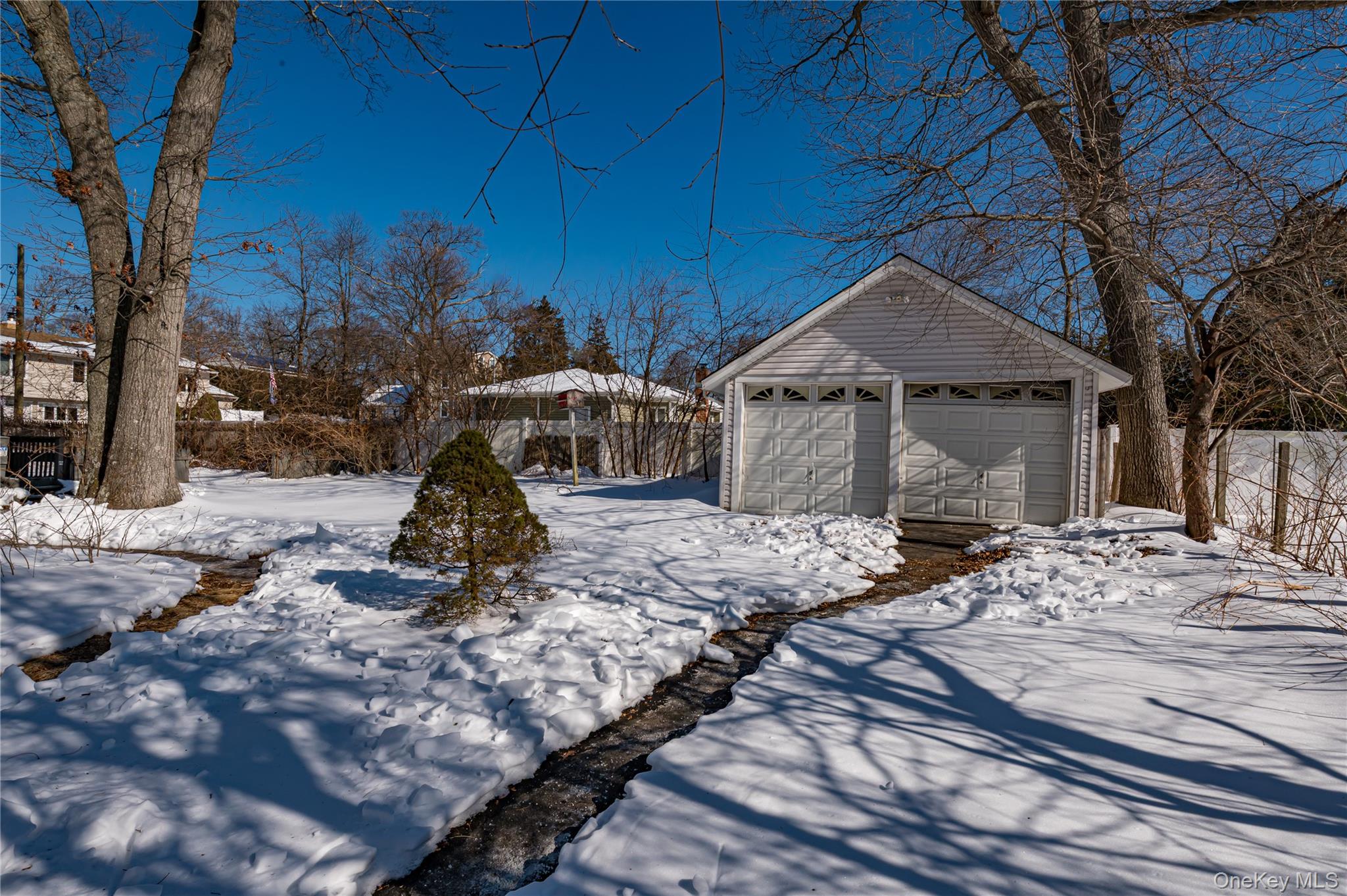#4 photo, 59 Webster Avenue, Ronkonkoma , NY 11779