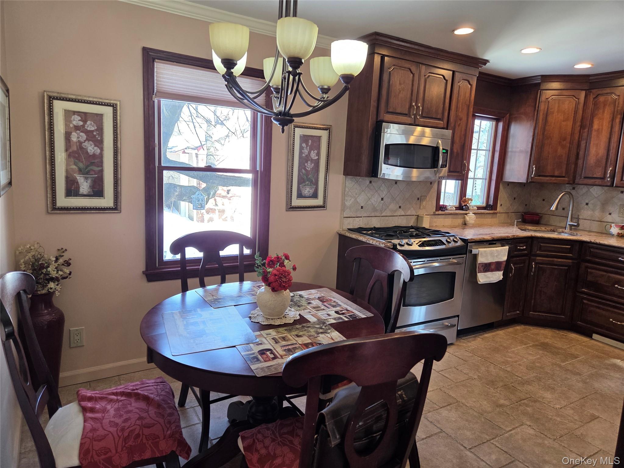 #6 photo, 912 Oaks Drive, নাসাউ কাউন্টি Franklin Square , NY 11010