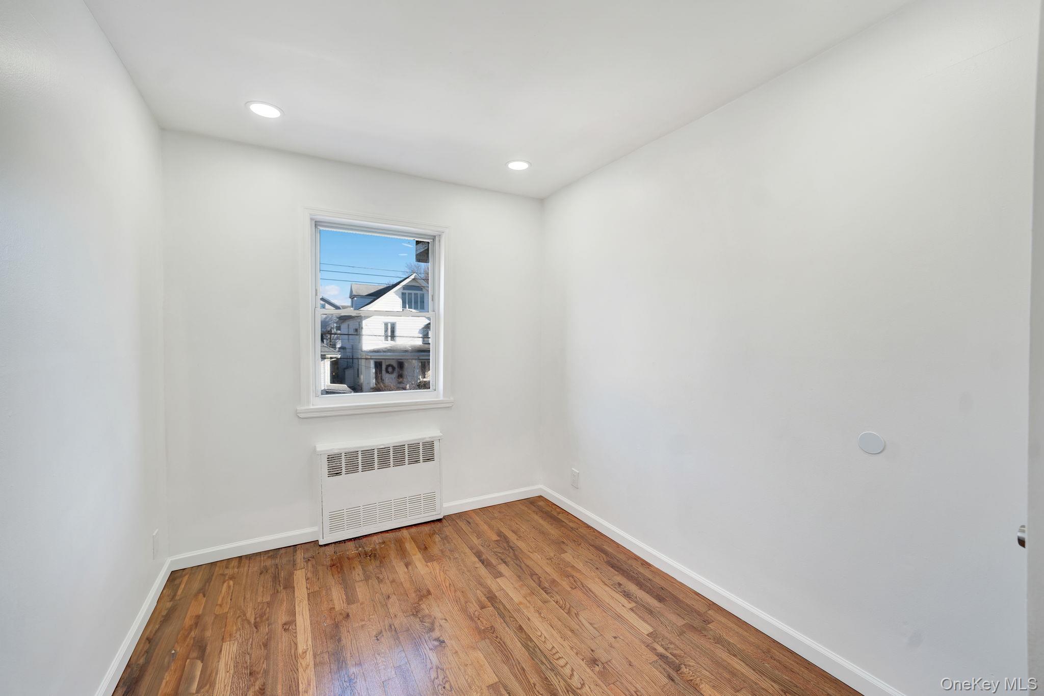 #18 photo, 1202 117th Street, クイーンズ区 College Point , NY 11356