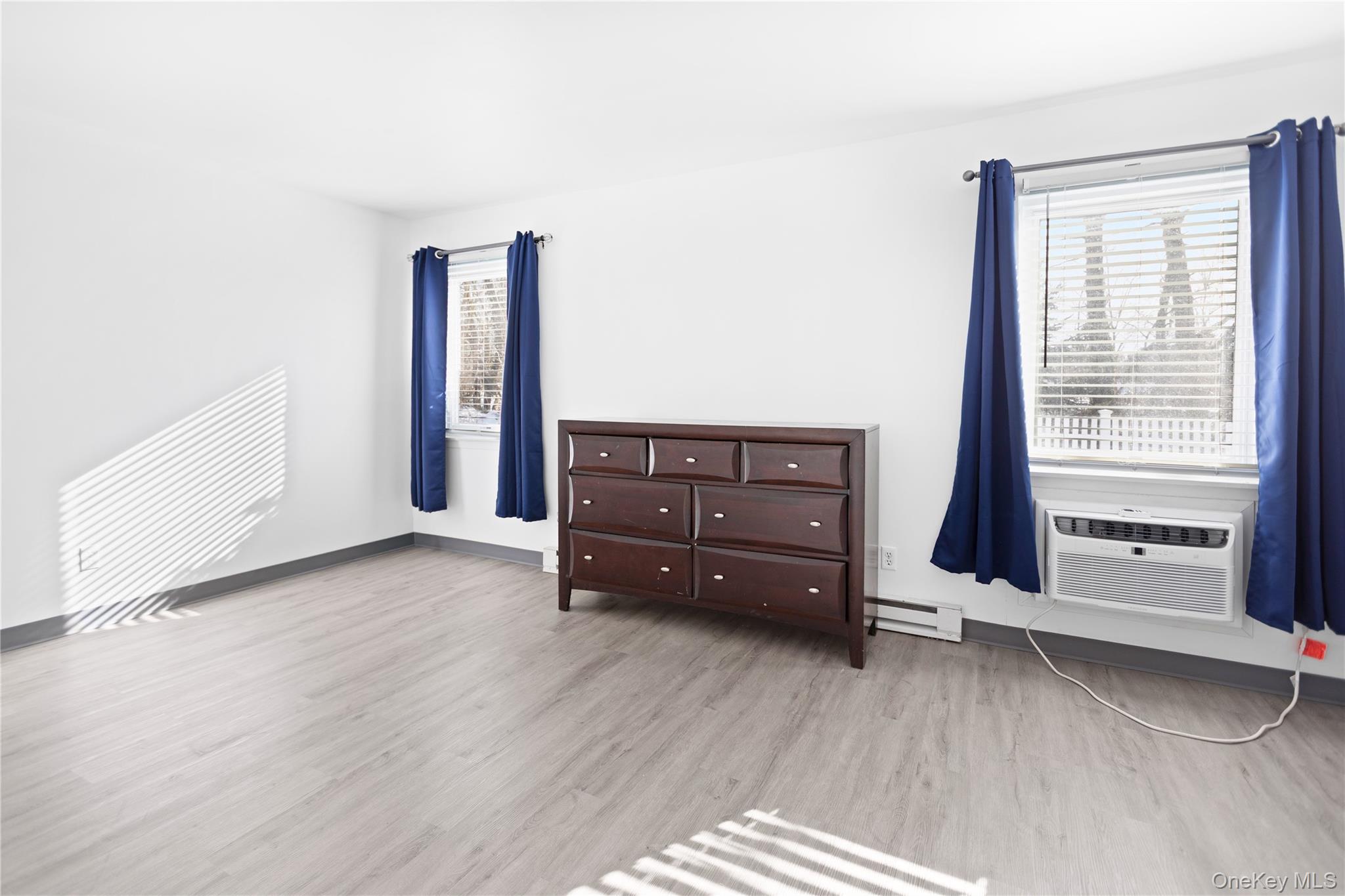 #7 photo, 40 W 4th Street, Саффолк ‖ Patchogue , NY 11772