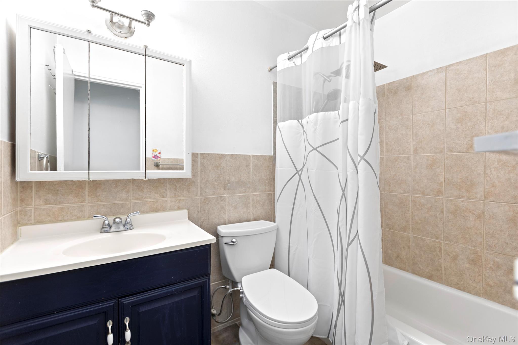 #8 photo, 40 W 4th Street, Саффолк ‖ Patchogue , NY 11772