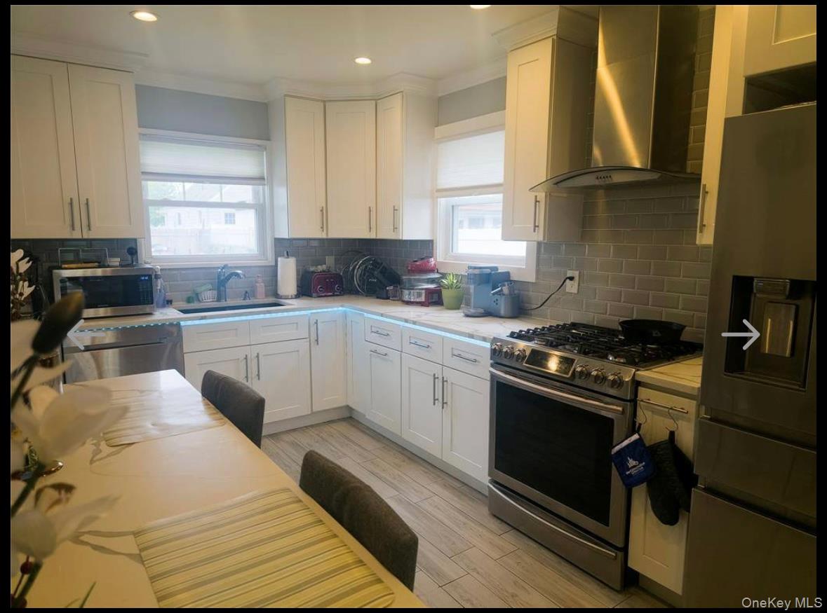 #2 photo, 131 E Alhambra Avenue, Lindenhurst , NY 11757