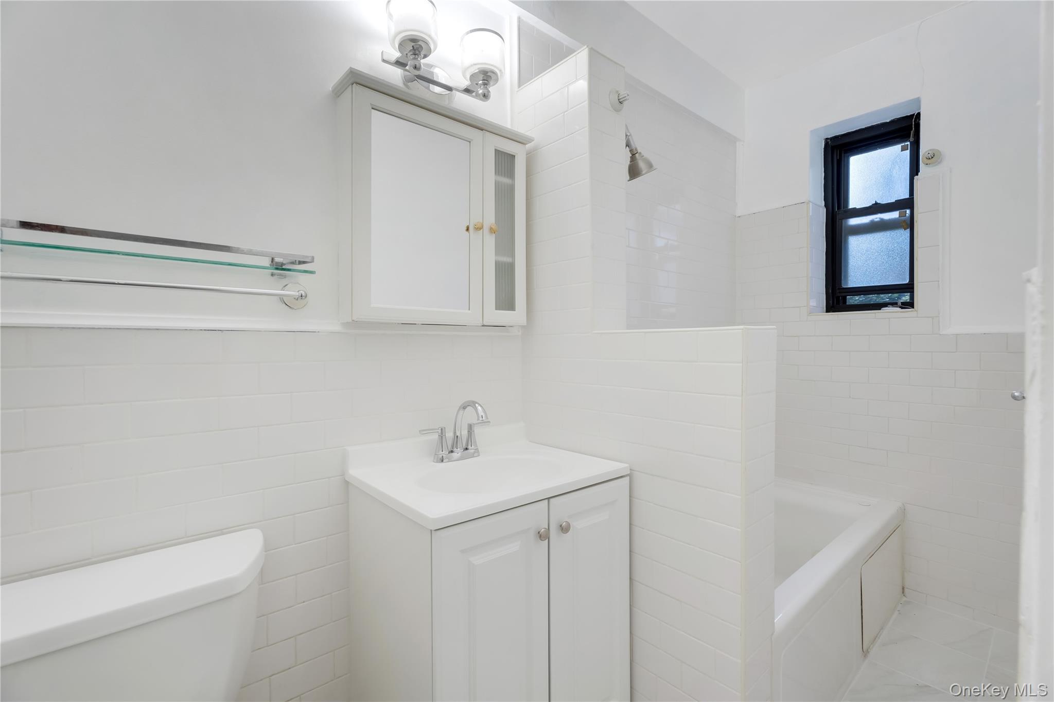 #7 photo, 76-12 Ditmars Boulevard, East Elmhurst , NY 11370