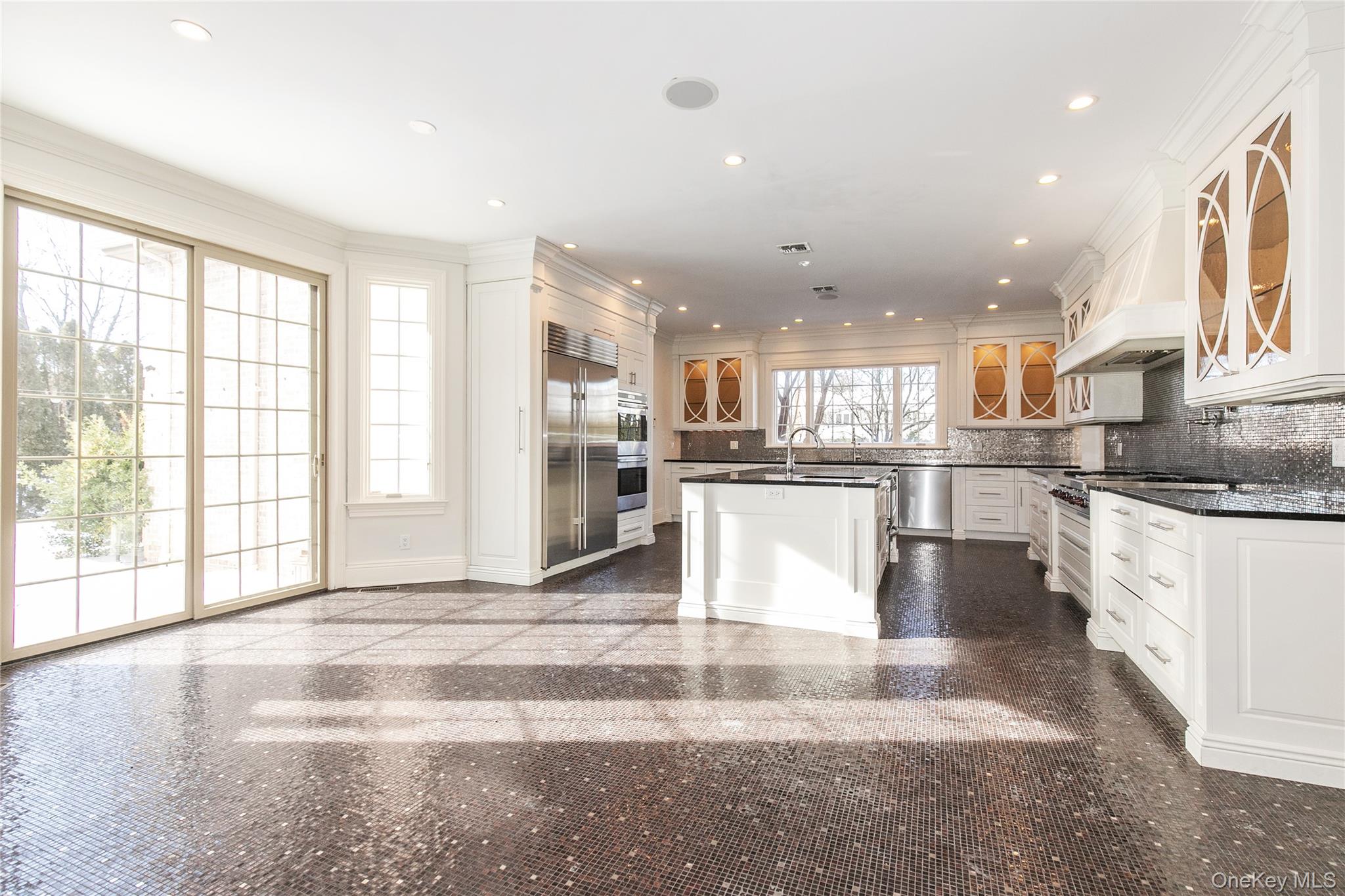 #12 photo, 12 Knollwood Road, নাসাউ কাউন্টি Roslyn , NY 11576