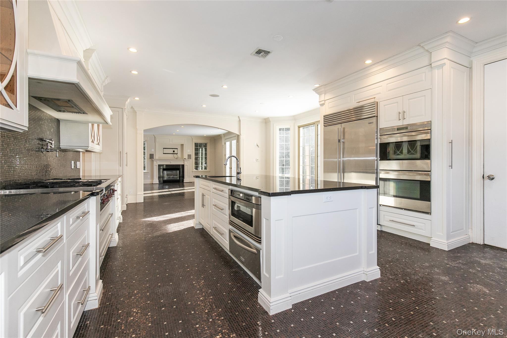 #15 photo, 12 Knollwood Road, নাসাউ কাউন্টি Roslyn , NY 11576