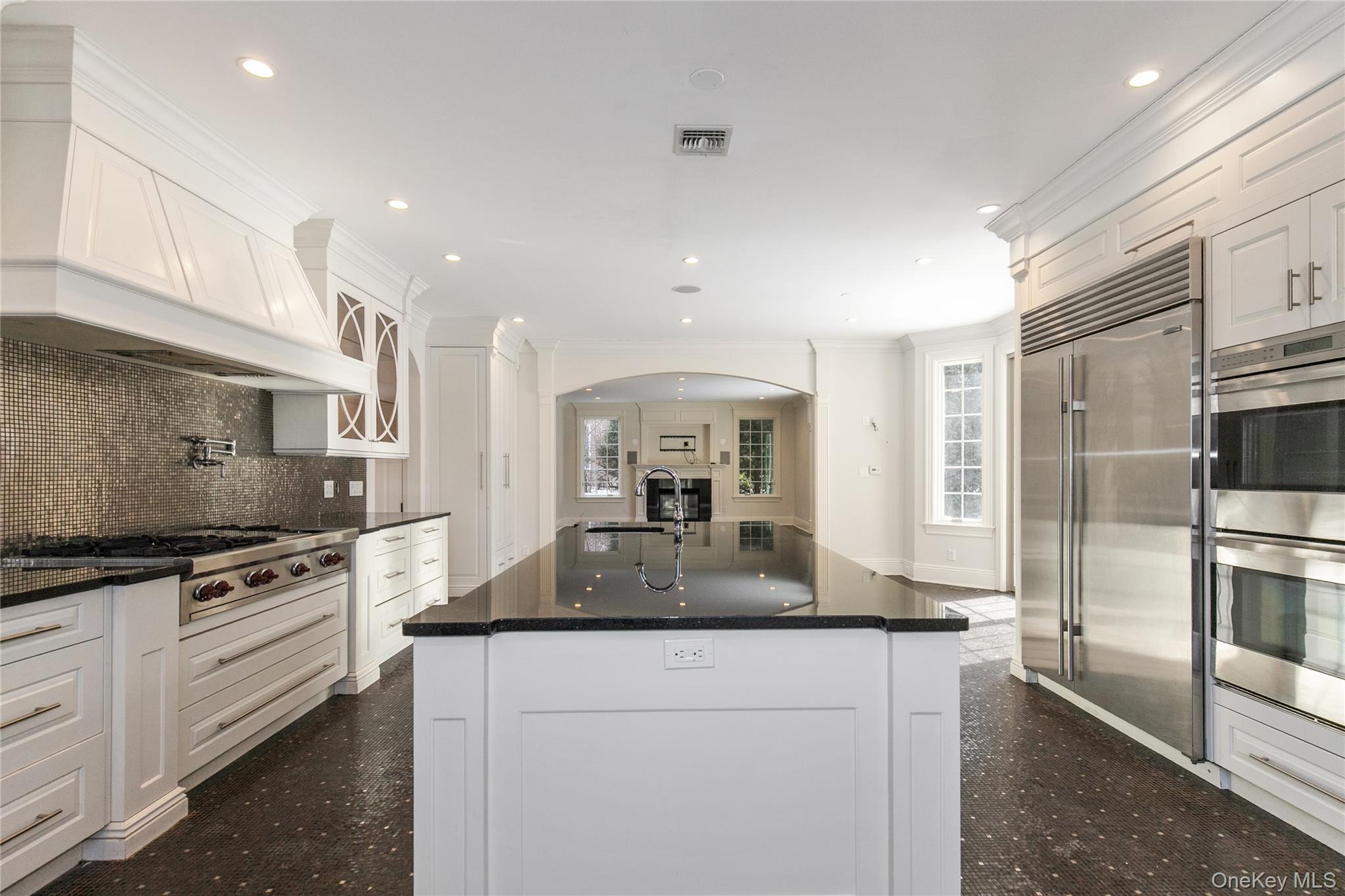 #17 photo, 12 Knollwood Road, নাসাউ কাউন্টি Roslyn , NY 11576