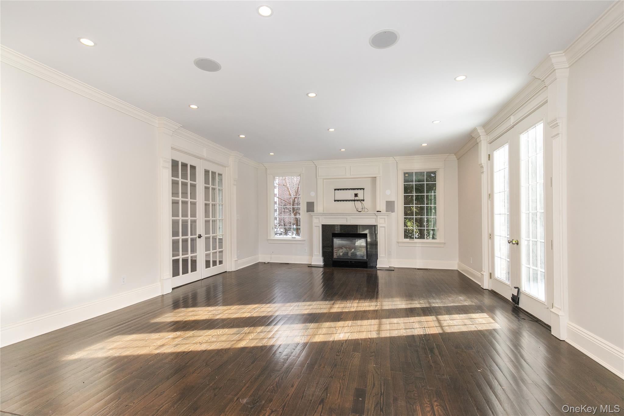 #9 photo, 12 Knollwood Road, নাসাউ কাউন্টি Roslyn , NY 11576