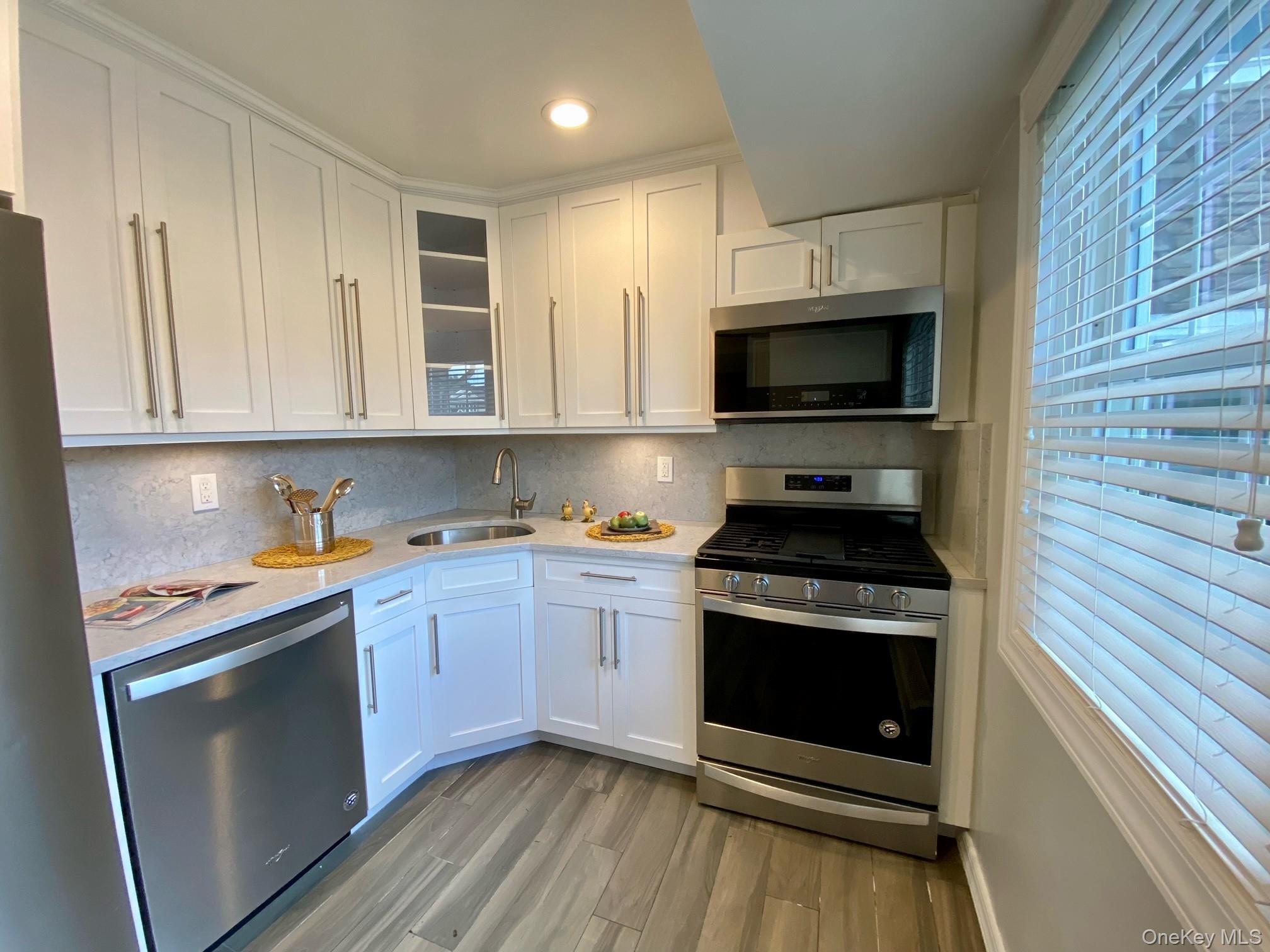 #4 photo, 305 Terrace Road, सफ़ोक काउंटी Bayport , NY 11705