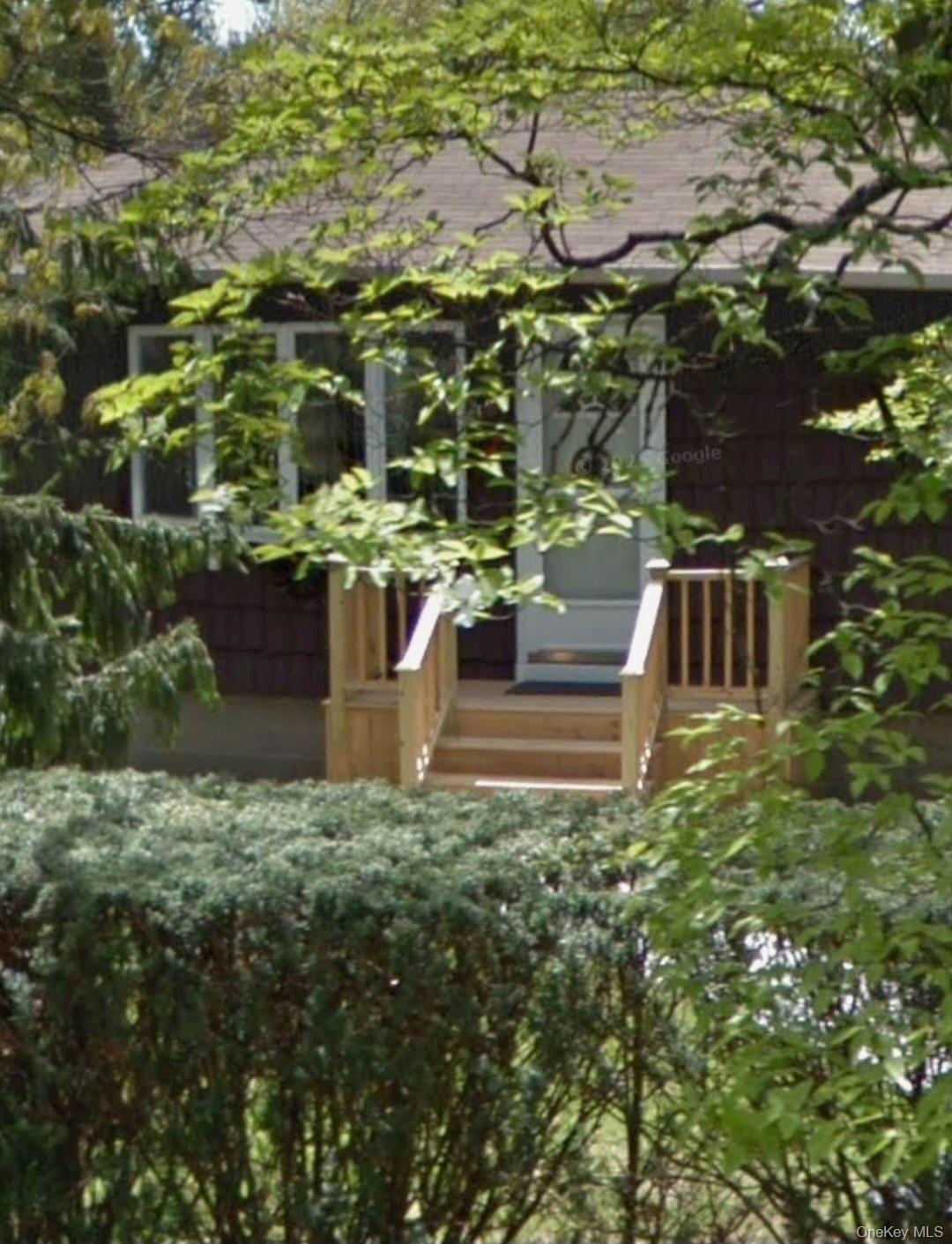 #1 photo, 20 Birch Avenue, সাফোক কাউন্টি Farmingville , NY 11738