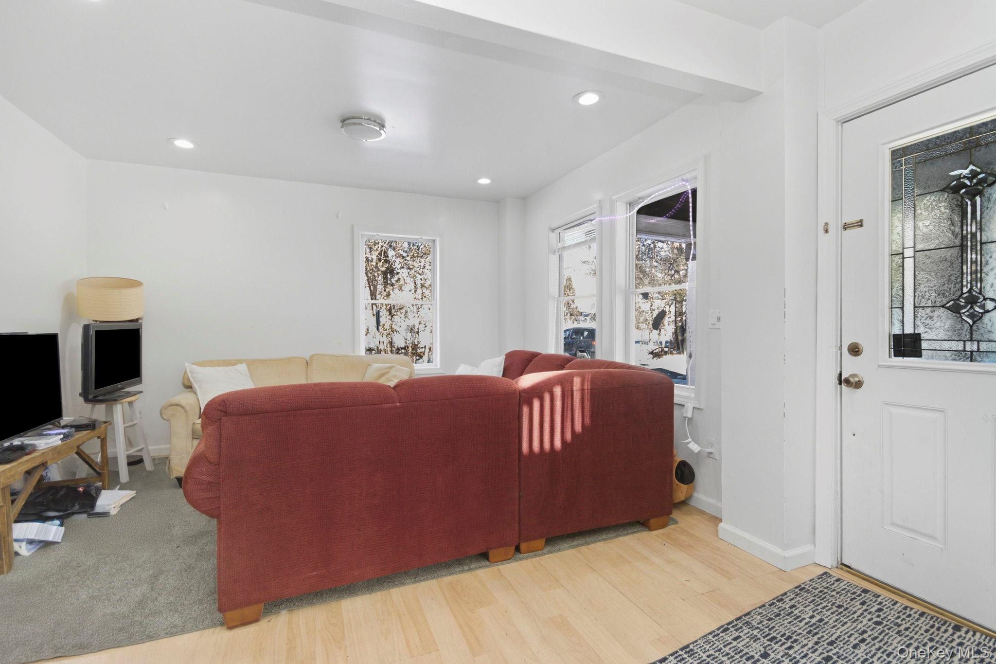 #4 photo, 85 Sunset Avenue, 뉴욕주 Poughkeepsie , NY 12601