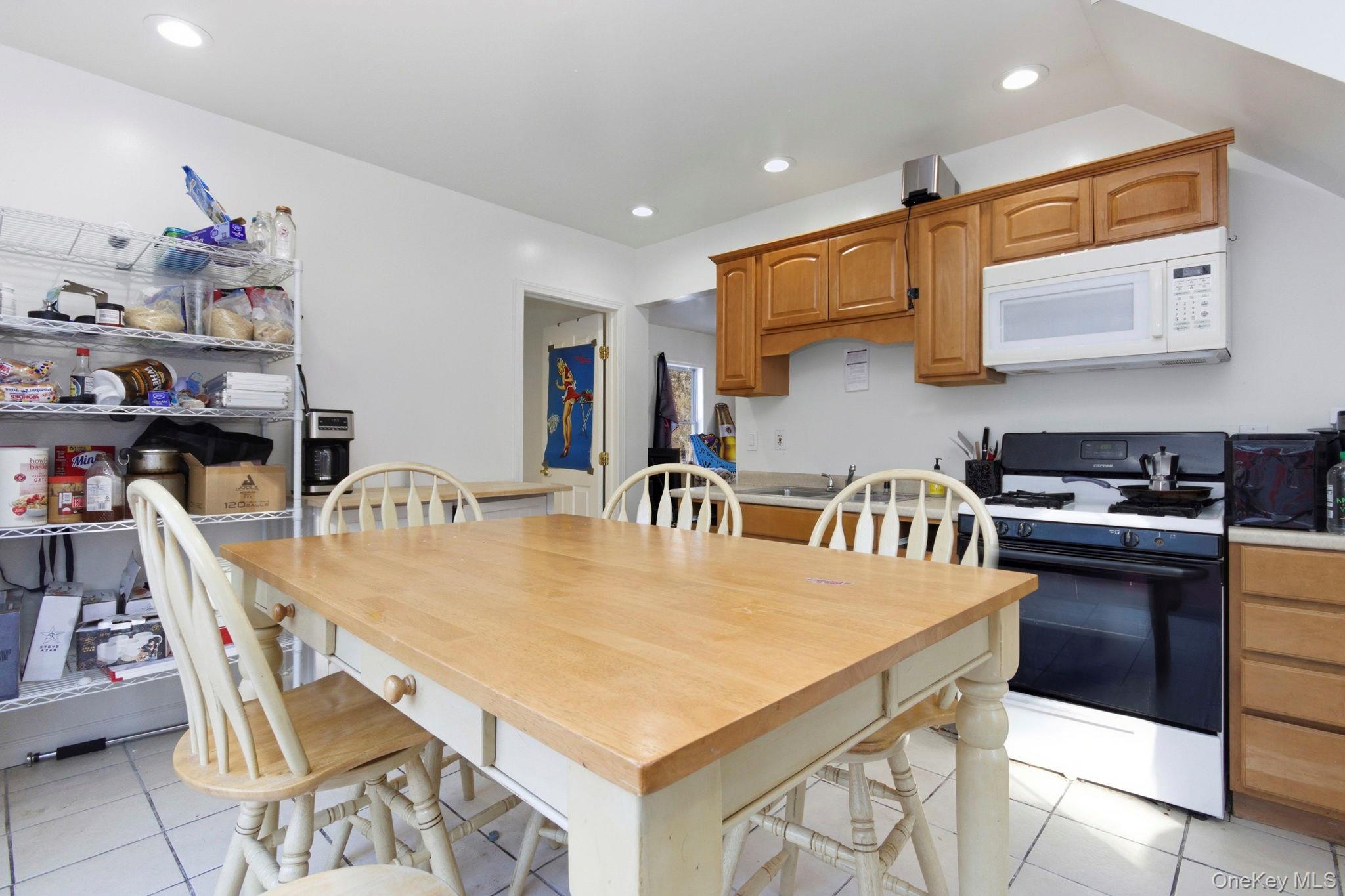 #6 photo, 85 Sunset Avenue, 뉴욕주 Poughkeepsie , NY 12601