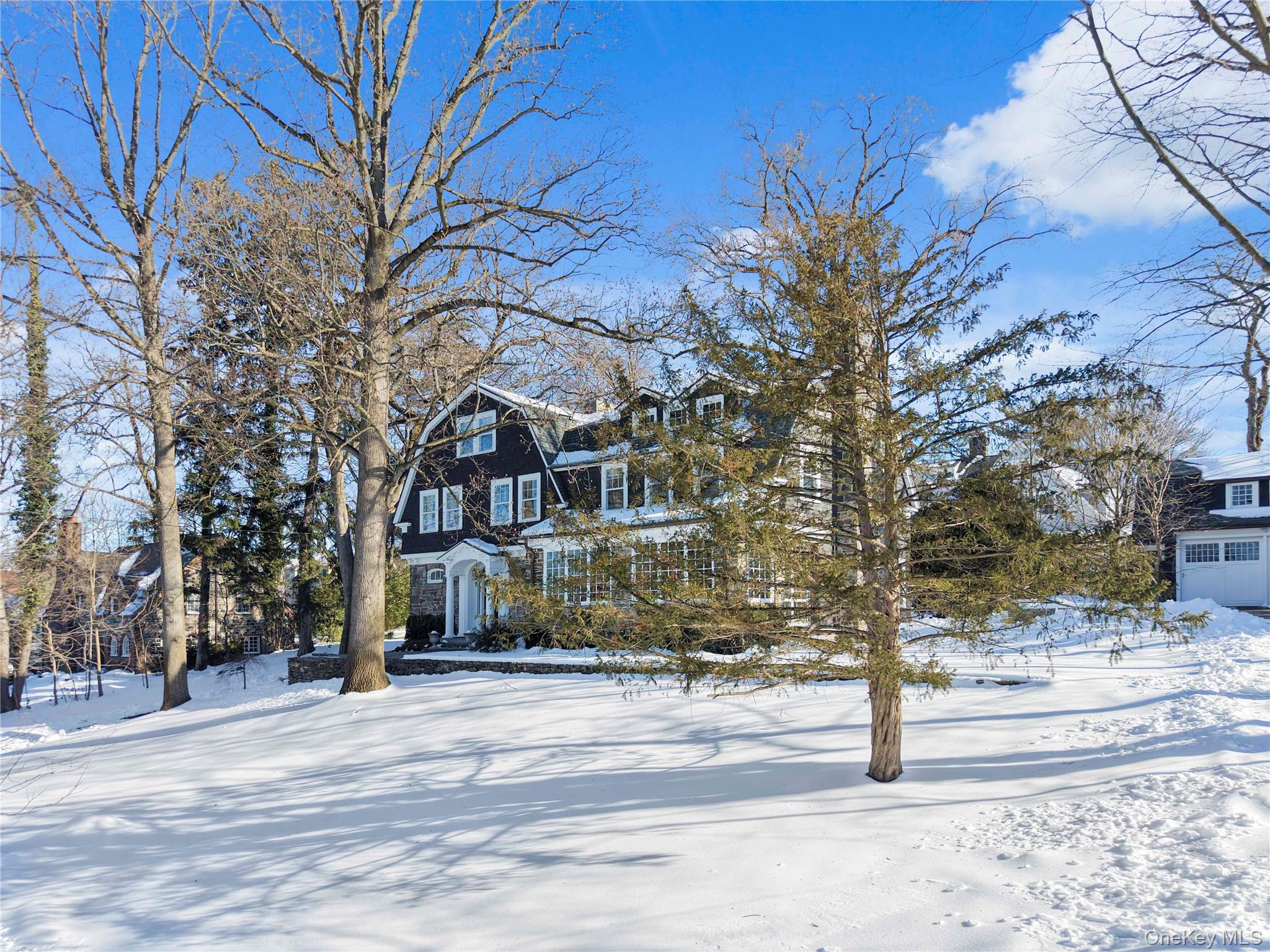 #1 photo, 534 Pelham Manor Road, Pelham , NY 10803