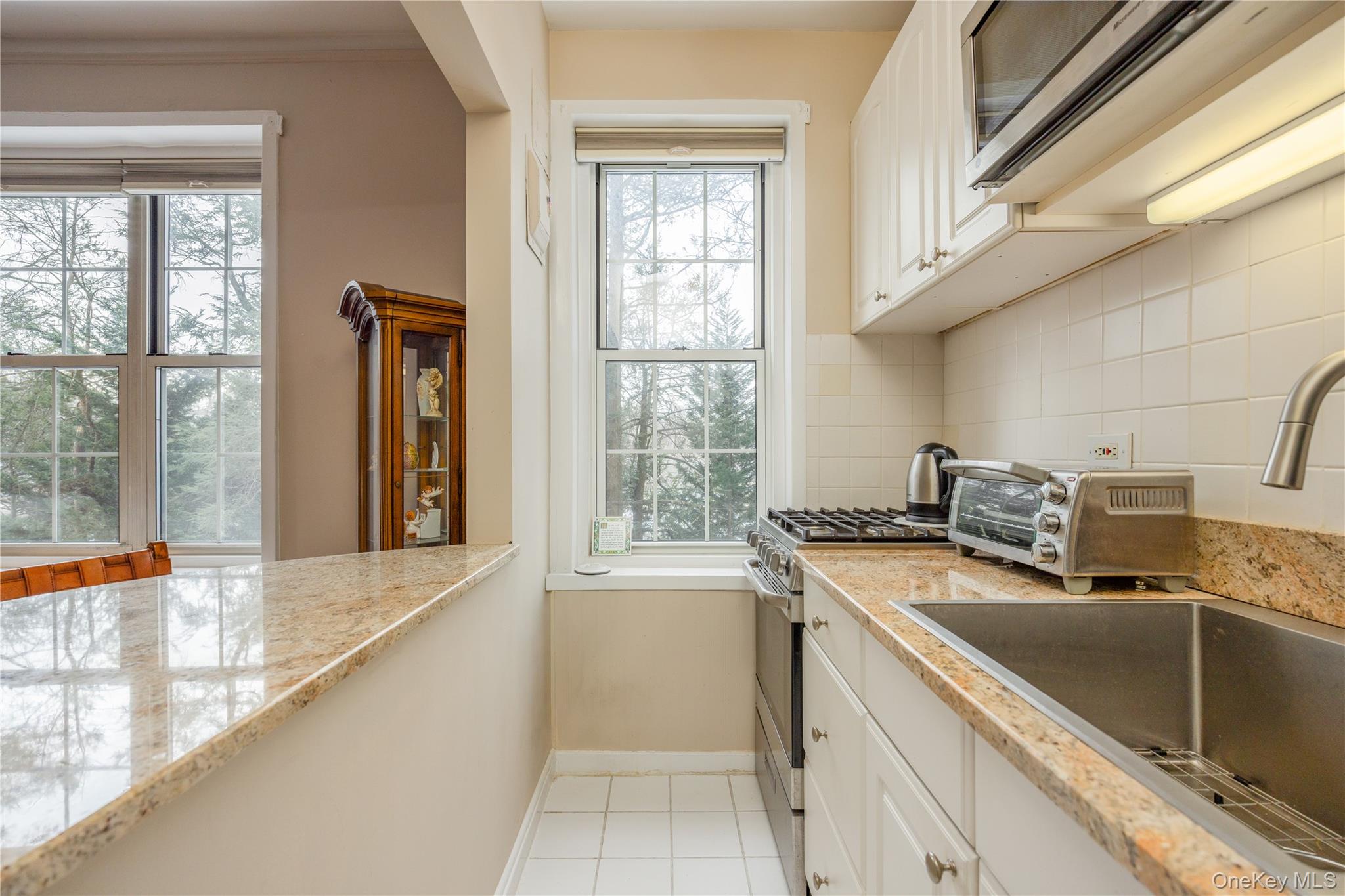 #11 photo, 5 Midland Gardens, Bronxville , NY 10708