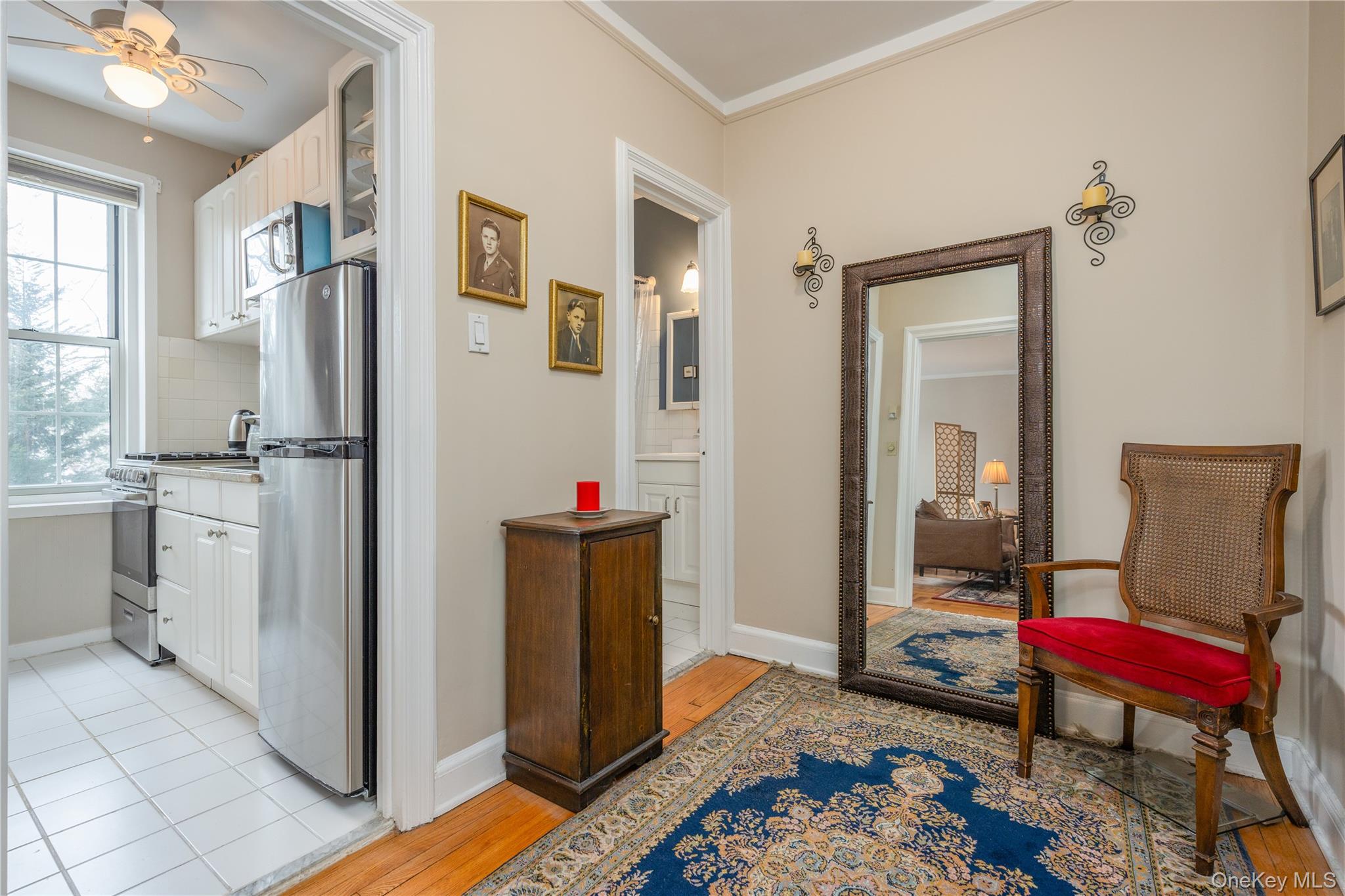 #12 photo, 5 Midland Gardens, Bronxville , NY 10708