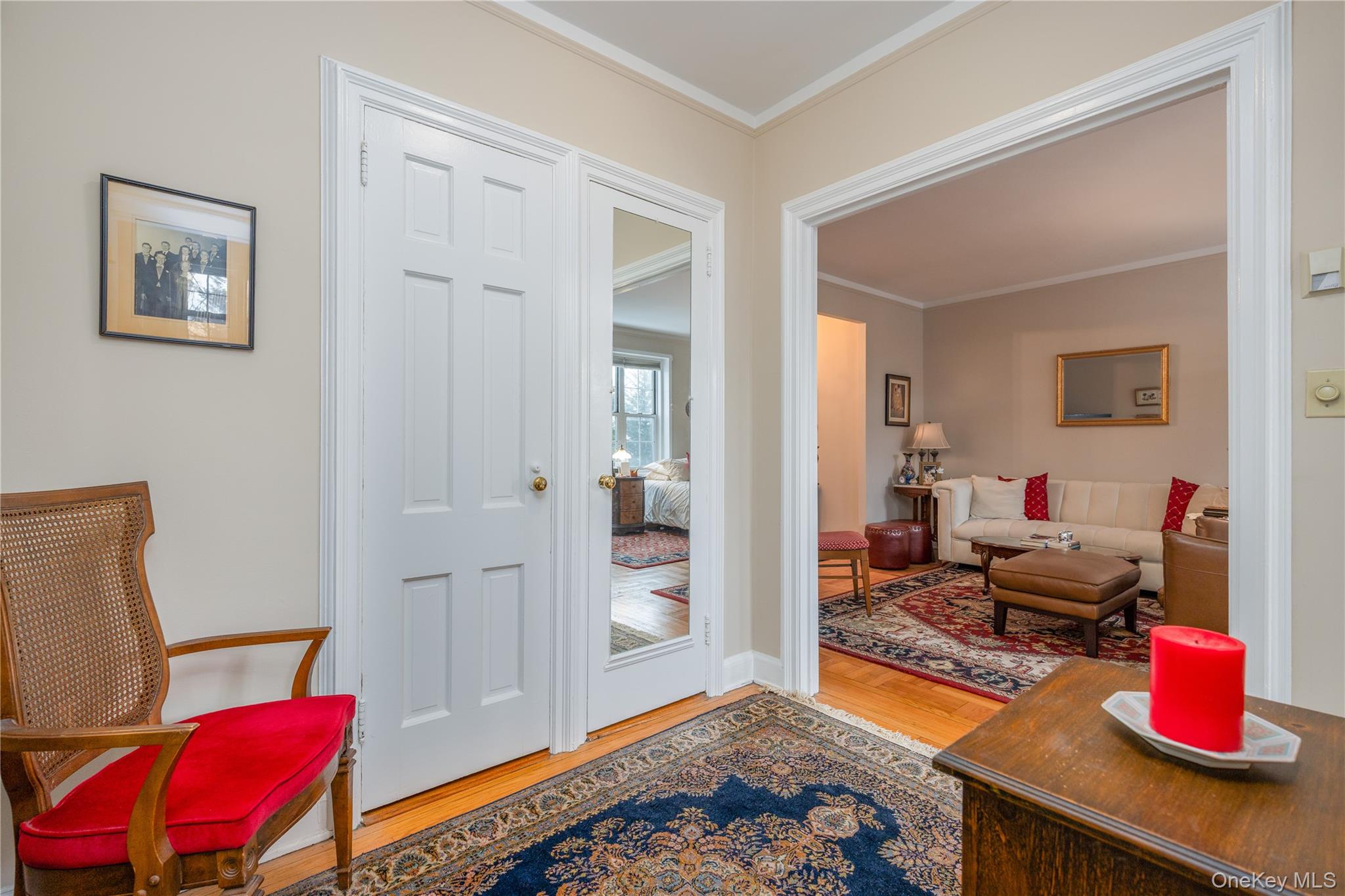 #13 photo, 5 Midland Gardens, Bronxville , NY 10708