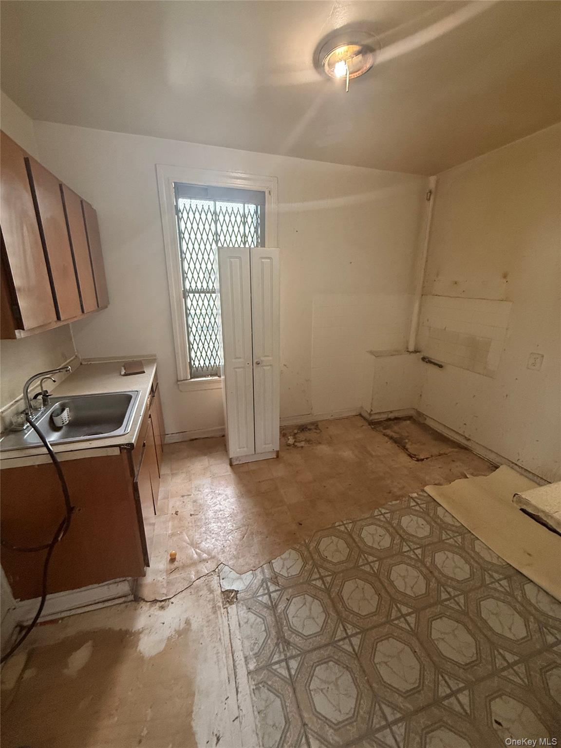 #6 photo, 2116 Honeywell Avenue, Bronx , NY 10460