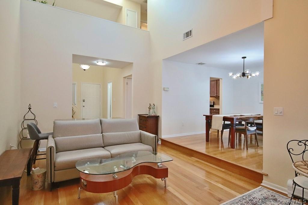 #10 photo, 63 Contempra Circle, Tappan , NY 10983