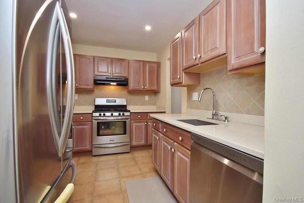 #6 photo, 63 Contempra Circle, Tappan , NY 10983