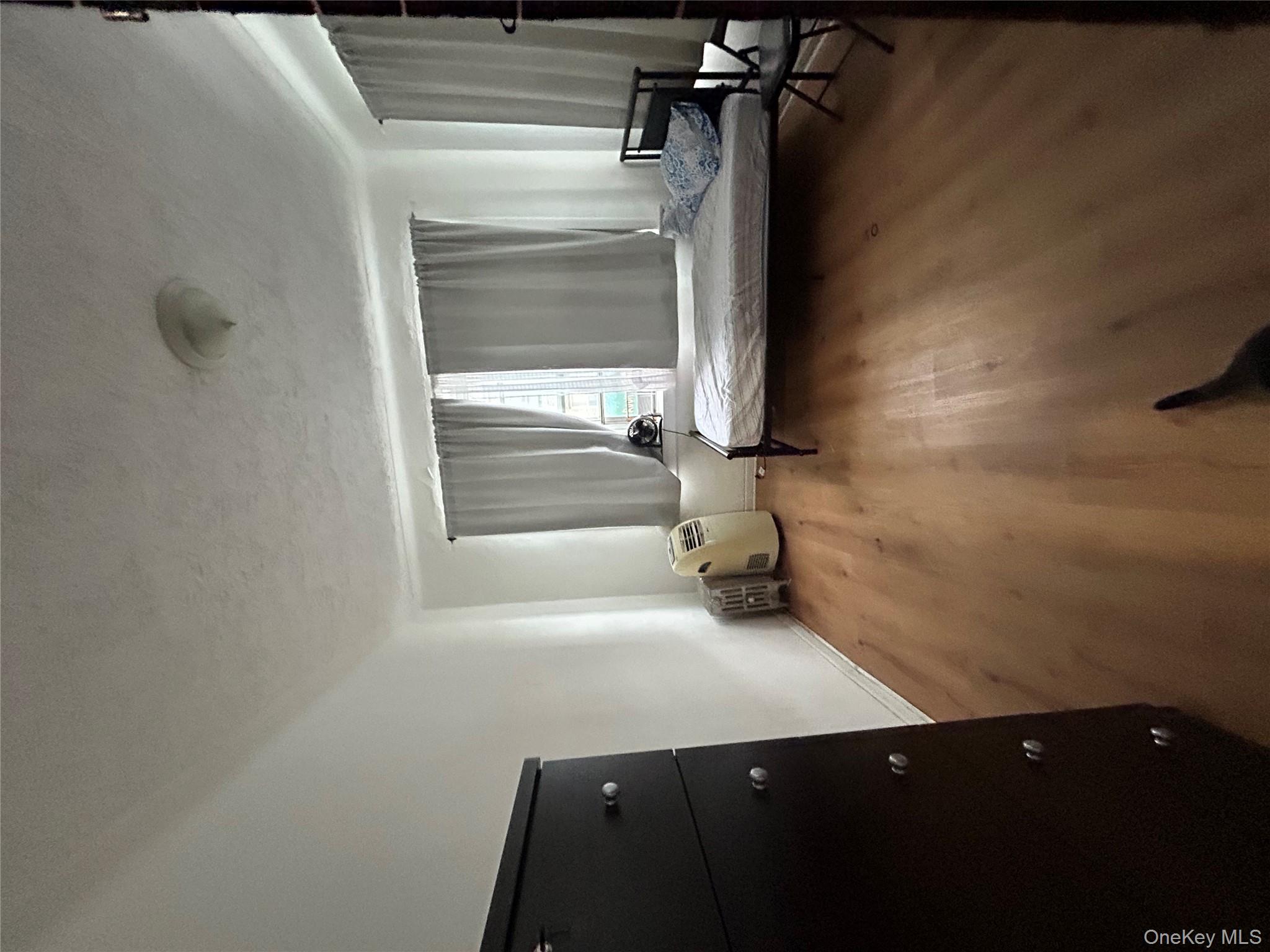 #7 photo, 66-01 Myrtle Avenue, Glendale , NY 11385