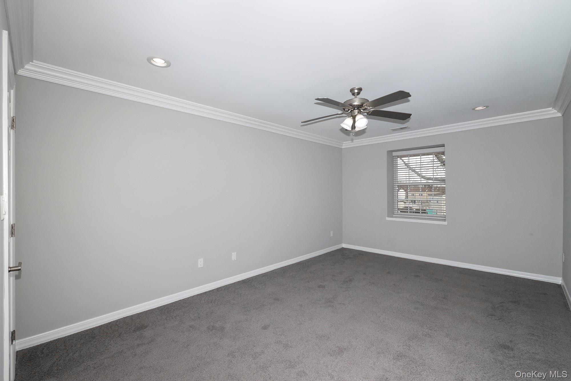 #5 photo, 425 Newbridge Road, East Meadow , NY 11554