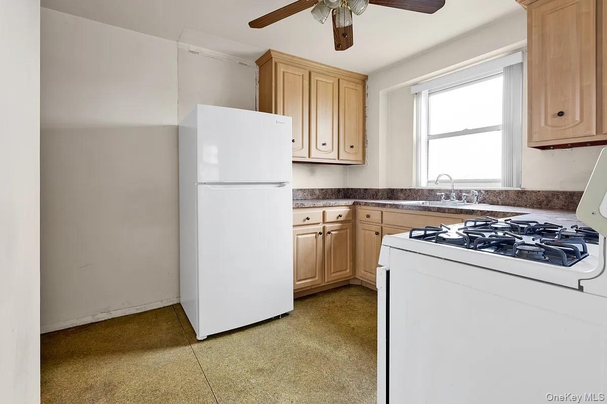 #12 photo, 2483 W 16th Street, Brooklyn , NY 11214