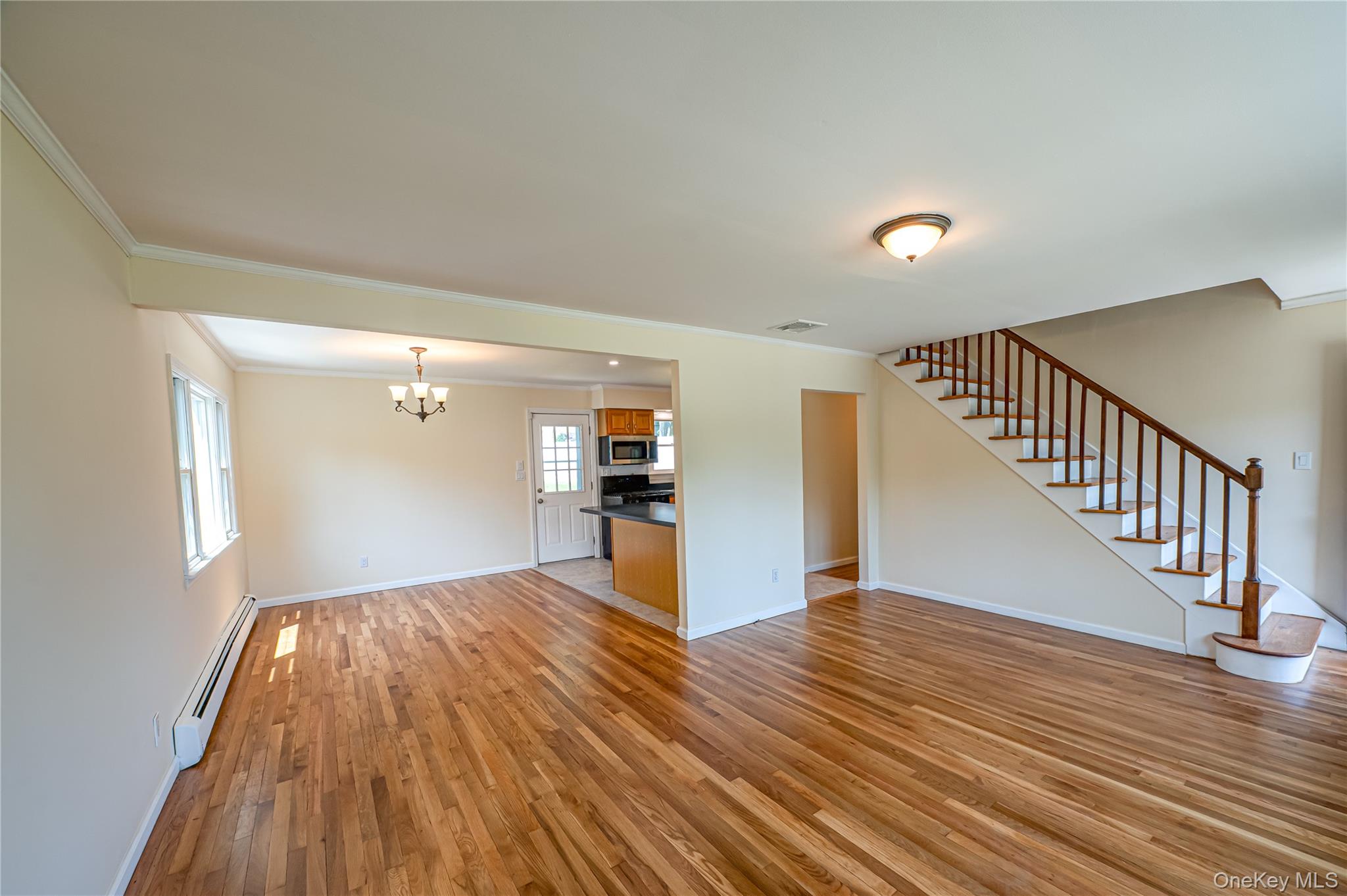 #4 photo, 69 Allan Drive, East Norwich , NY 11732