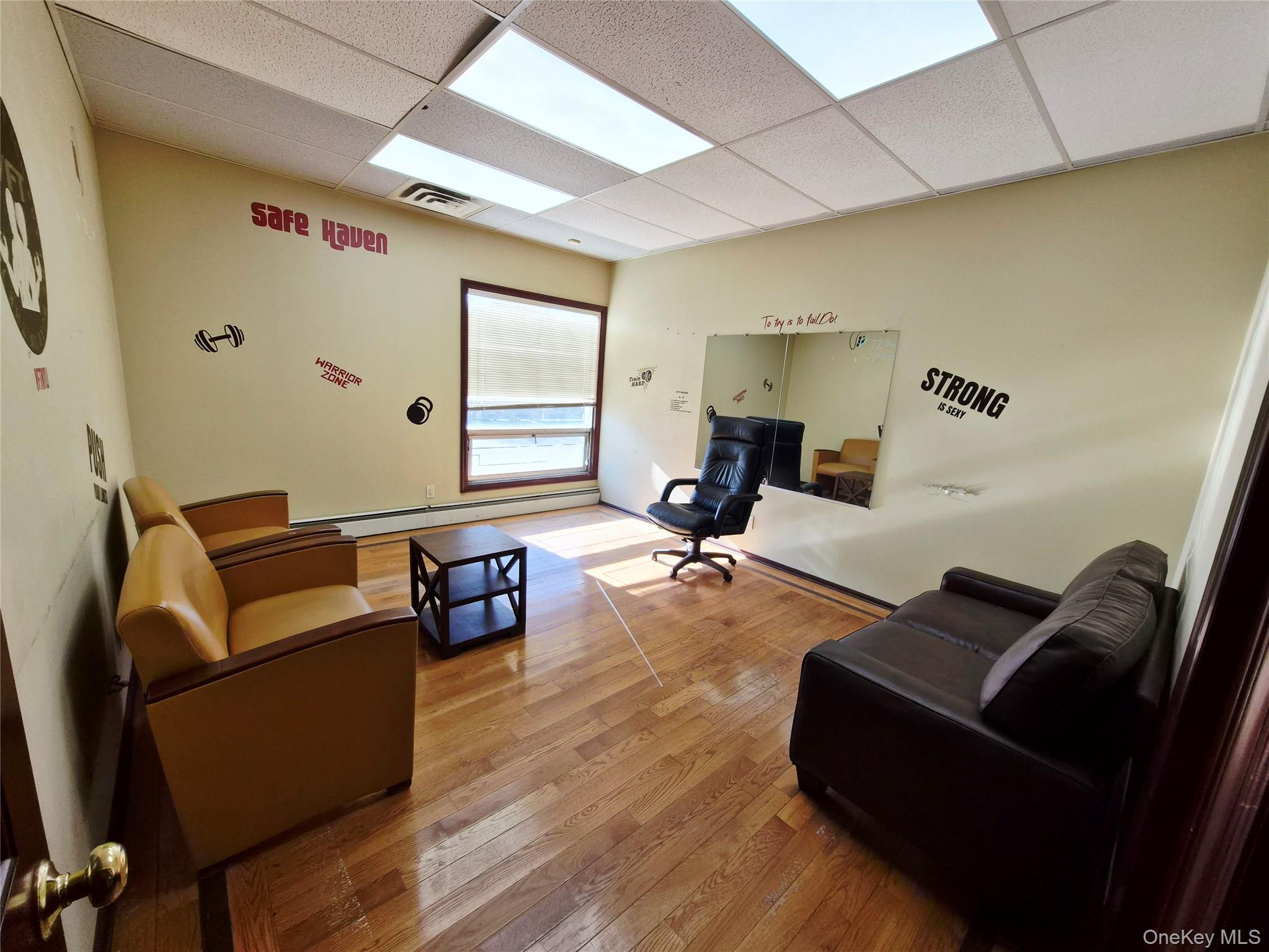 #11 photo, 121 W Oak Street, サフォーク郡 Amityville , NY 11701