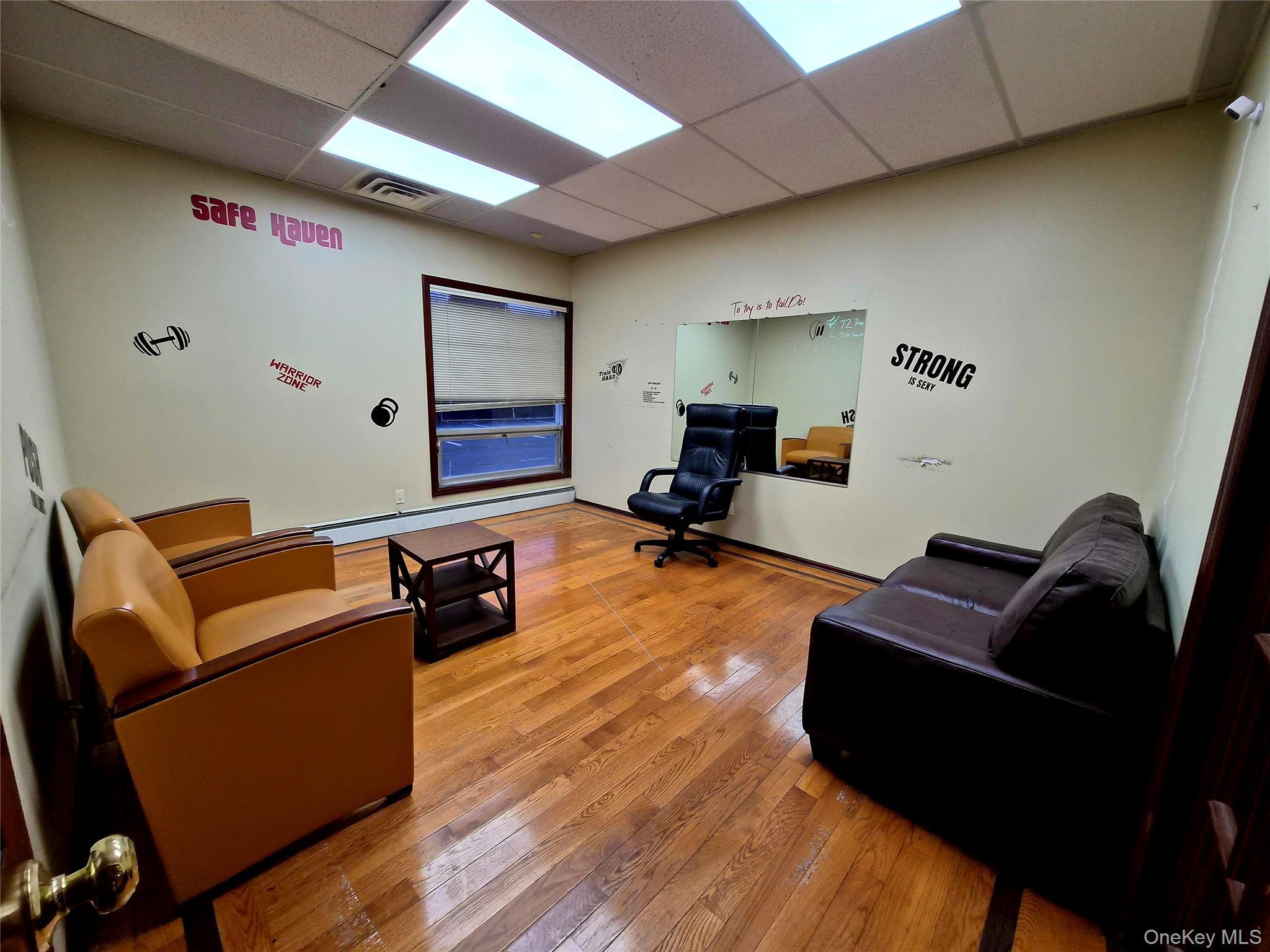 #9 photo, 121 W Oak Street, サフォーク郡 Amityville , NY 11701