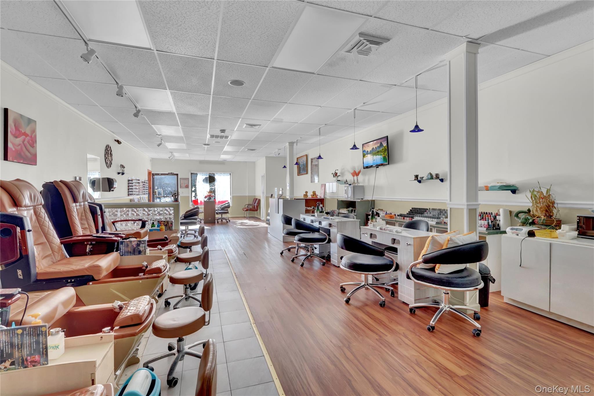 #10 photo, 35 Middle Country Rd, サフォーク郡 Middle Island , NY 11727