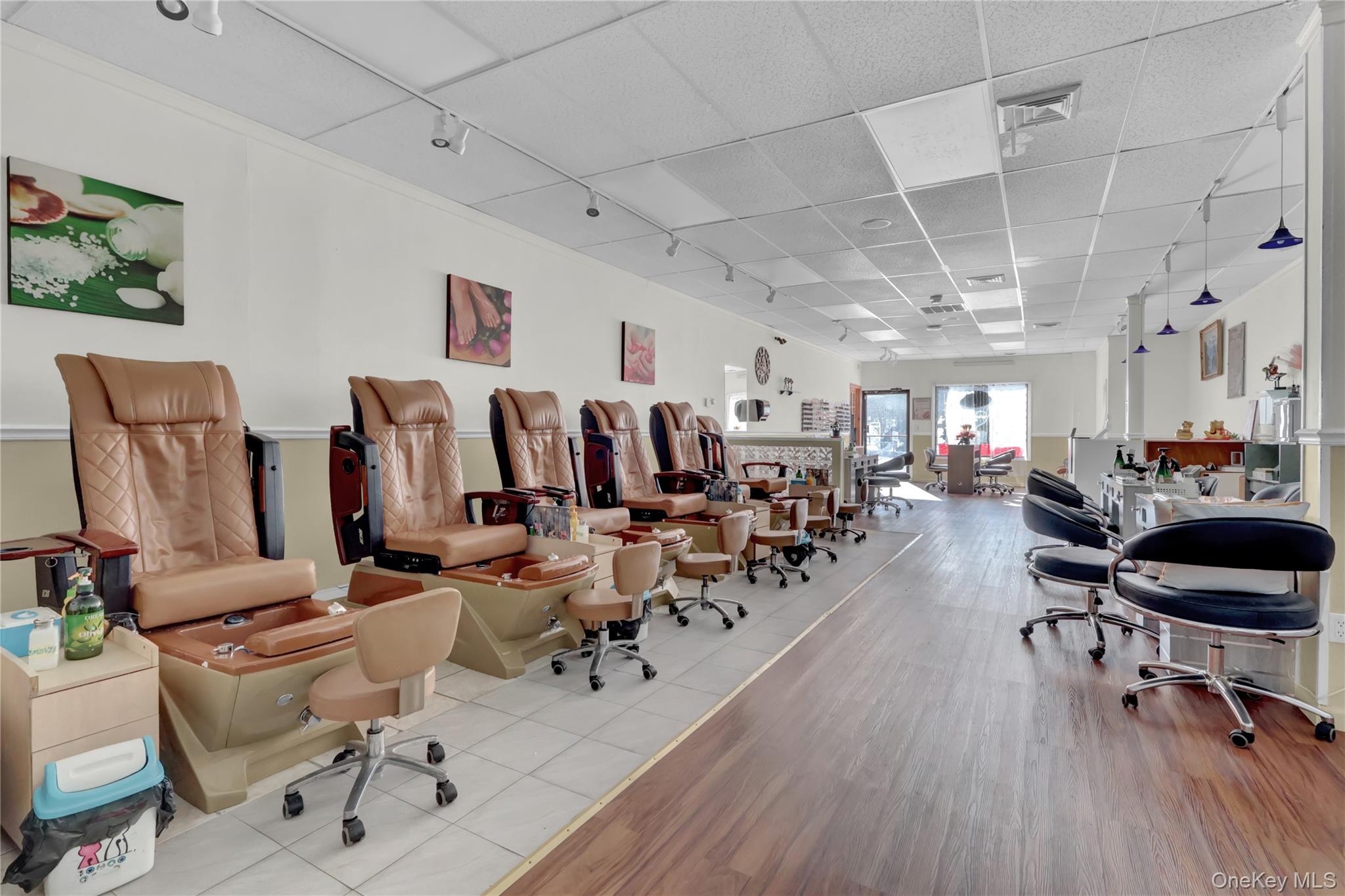 #11 photo, 35 Middle Country Rd, サフォーク郡 Middle Island , NY 11727