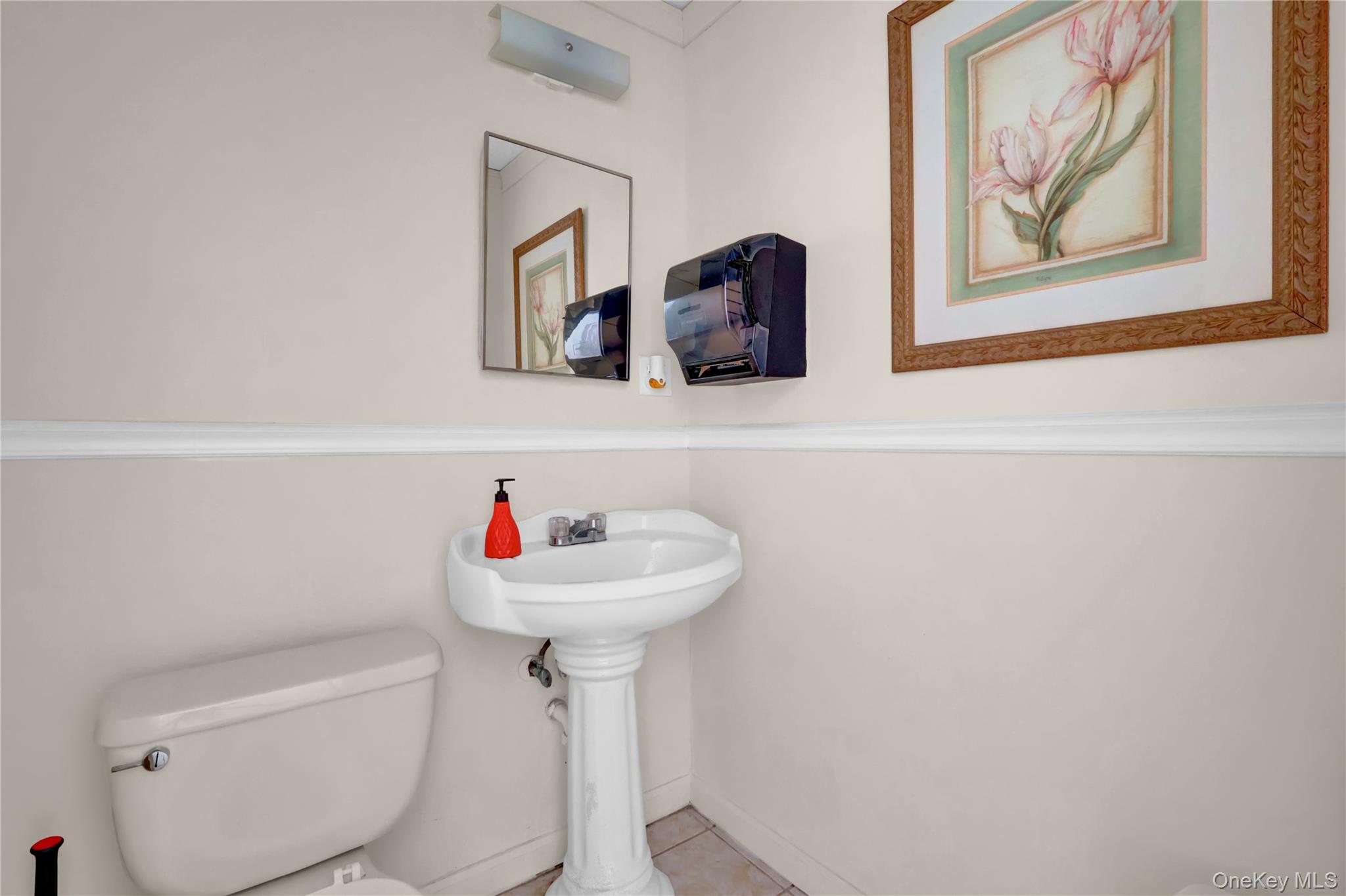 #12 photo, 35 Middle Country Rd, サフォーク郡 Middle Island , NY 11727