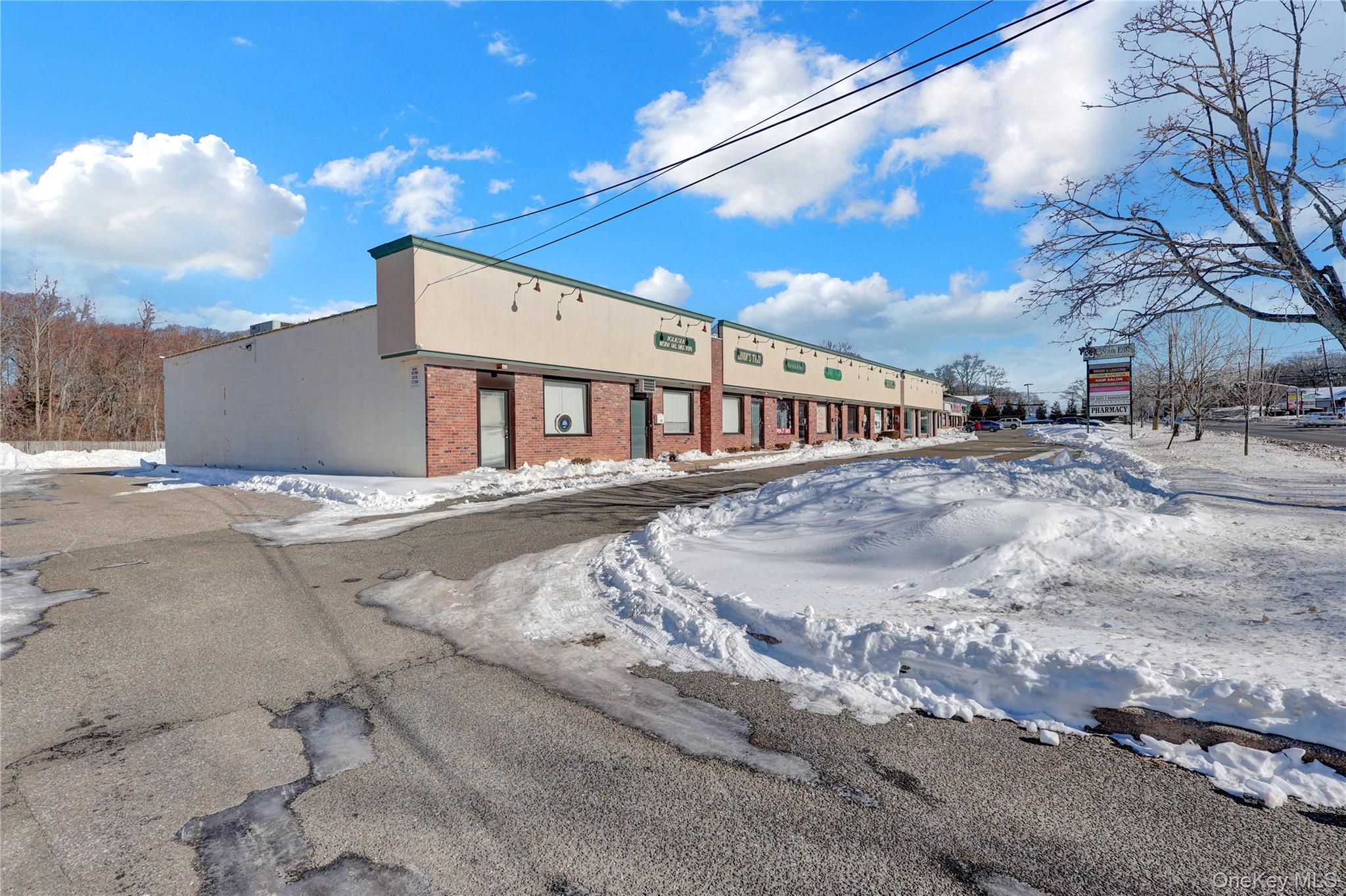 #3 photo, 35 Middle Country Rd, サフォーク郡 Middle Island , NY 11727