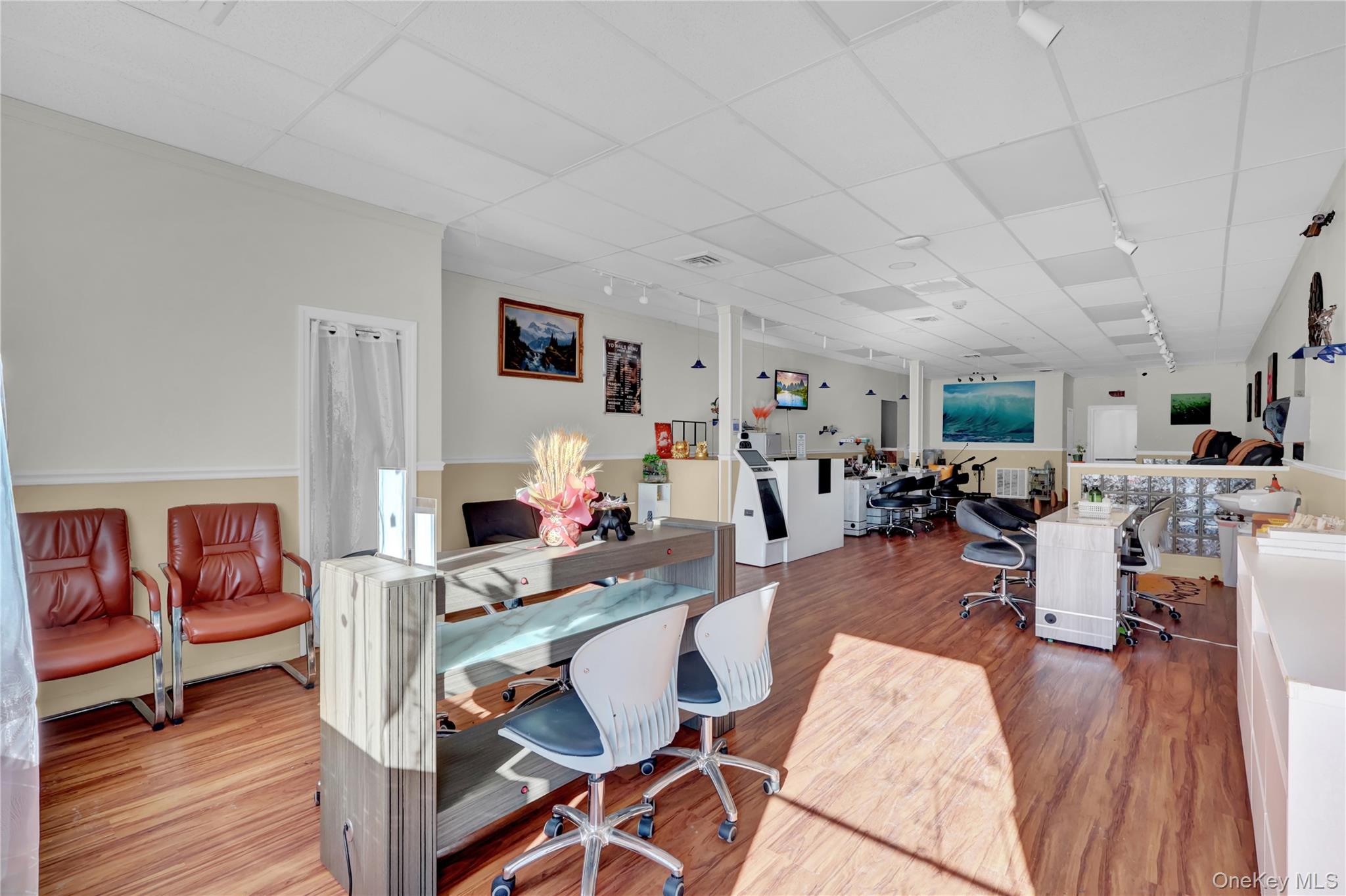 #7 photo, 35 Middle Country Rd, サフォーク郡 Middle Island , NY 11727